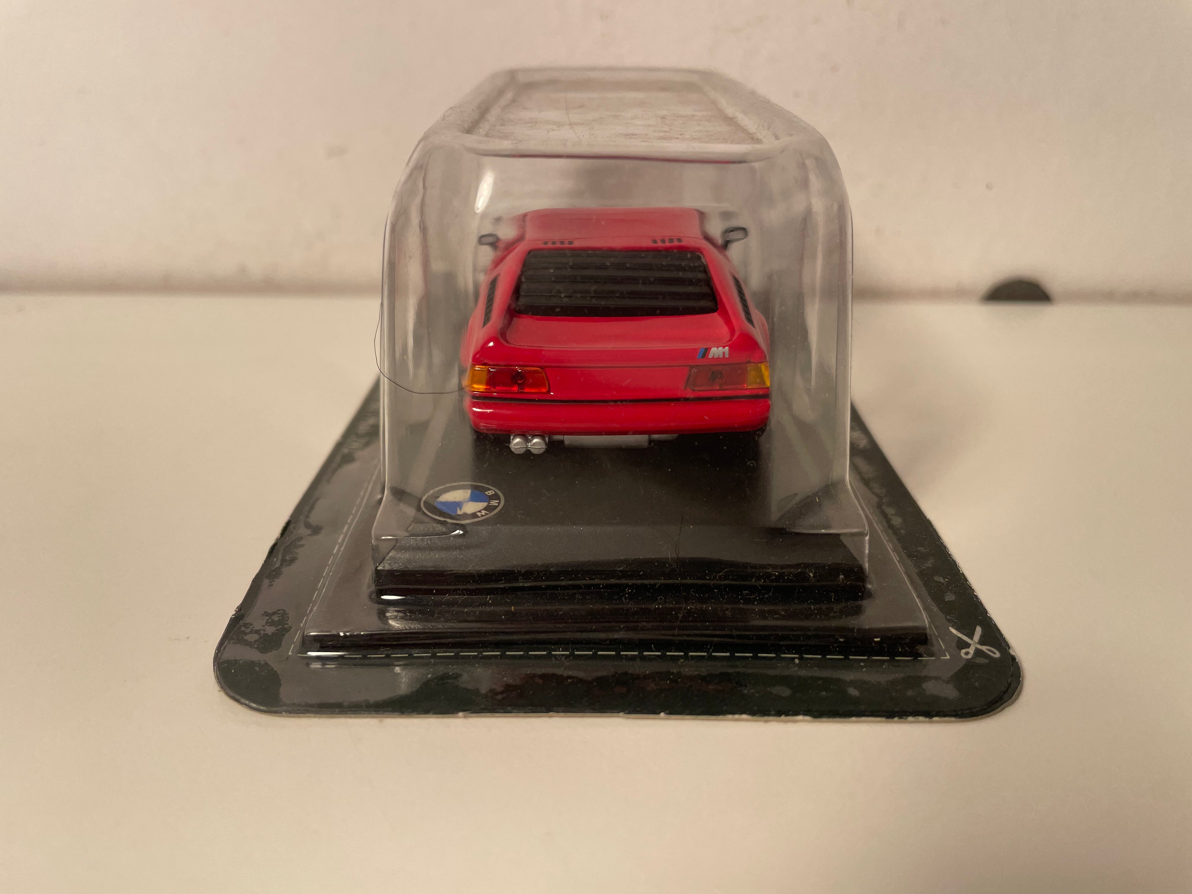 BMW M1 rouge - Del Prado