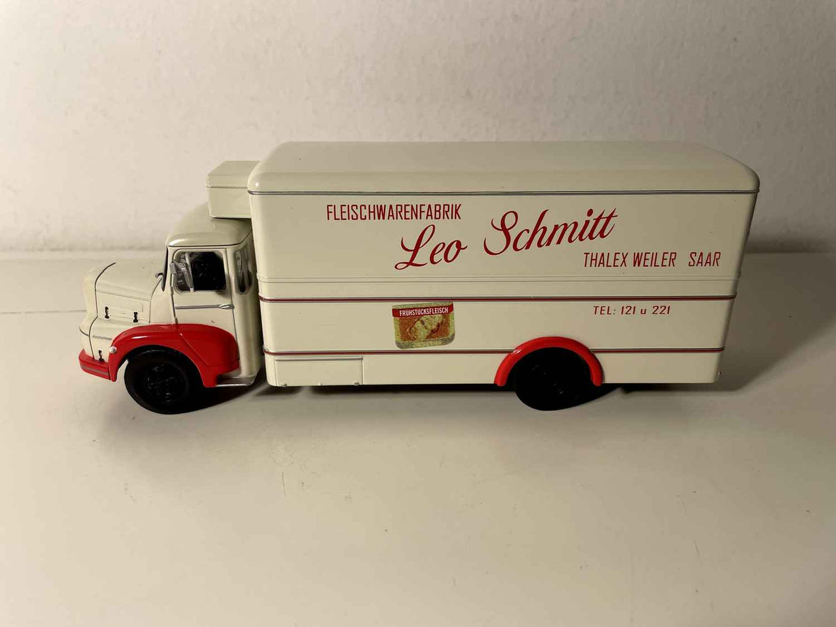 UNIC PUYMORENS Camion laange Frigo-Van Léo Schmitt