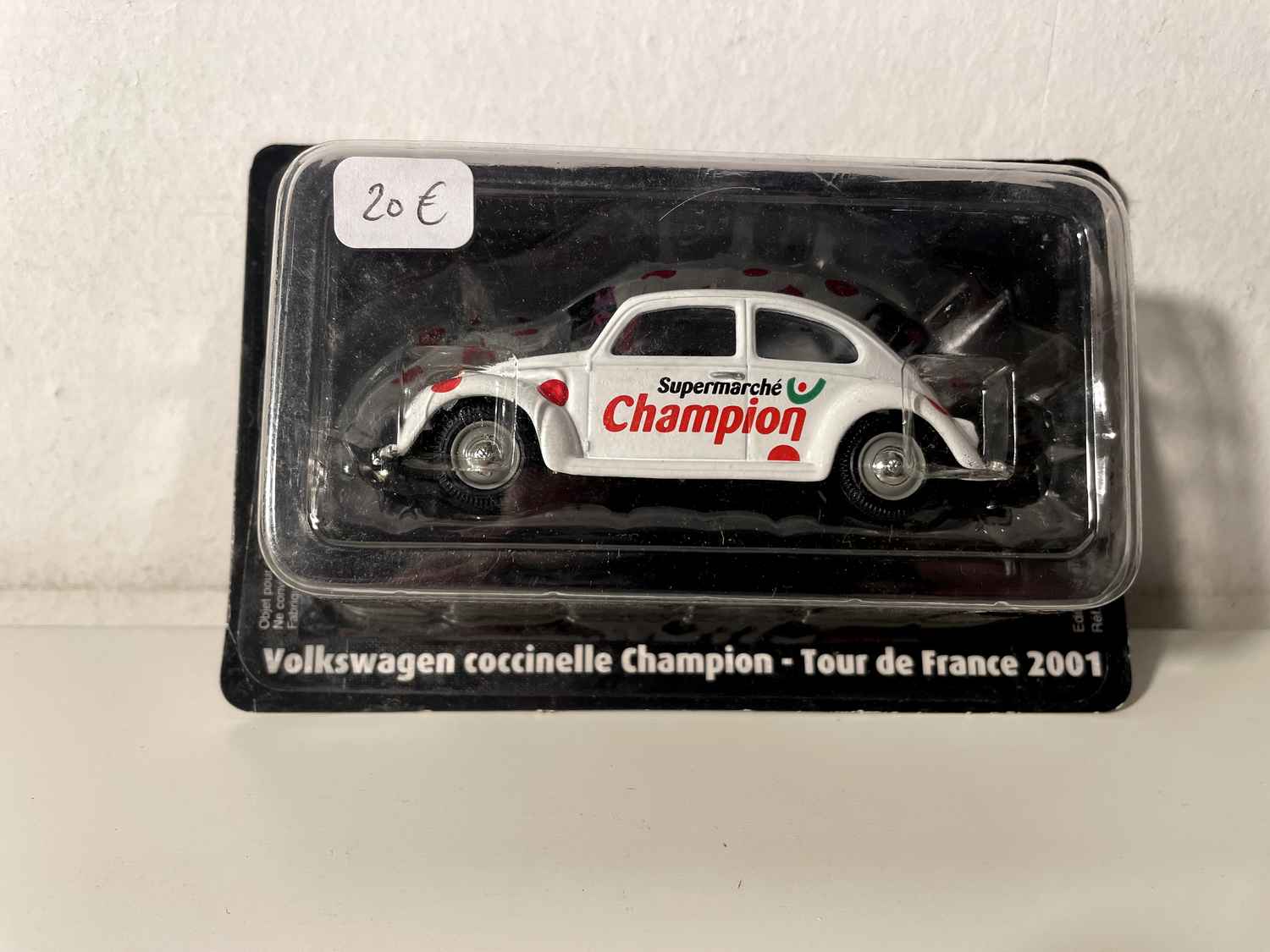 Volkswagen Beetle blanco "Supermercado Campeón" Tour de Francia 2001