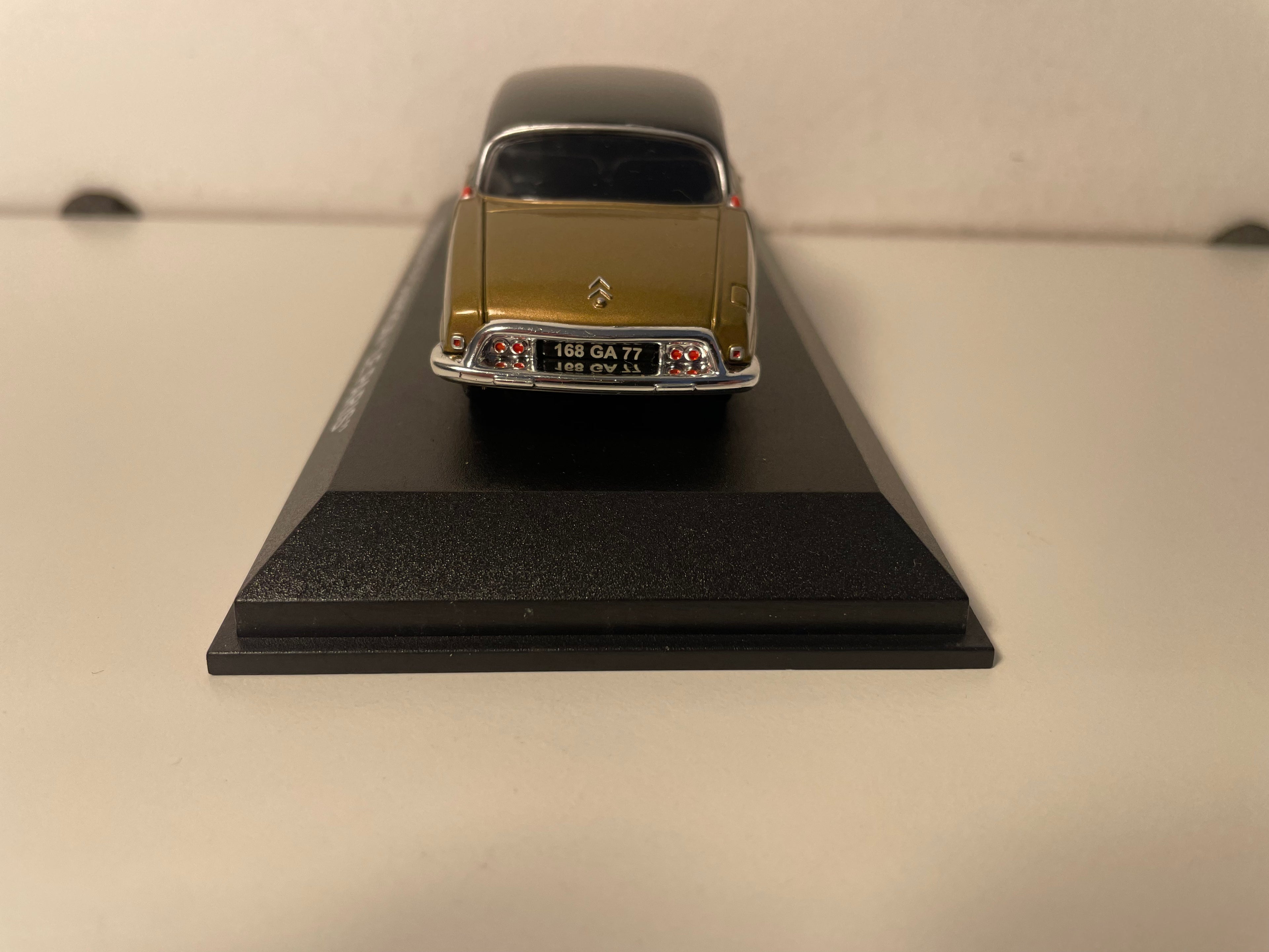 Citroën DS 19 Chapron "Le Paris" marron et toit noir de 1958 - NOREV