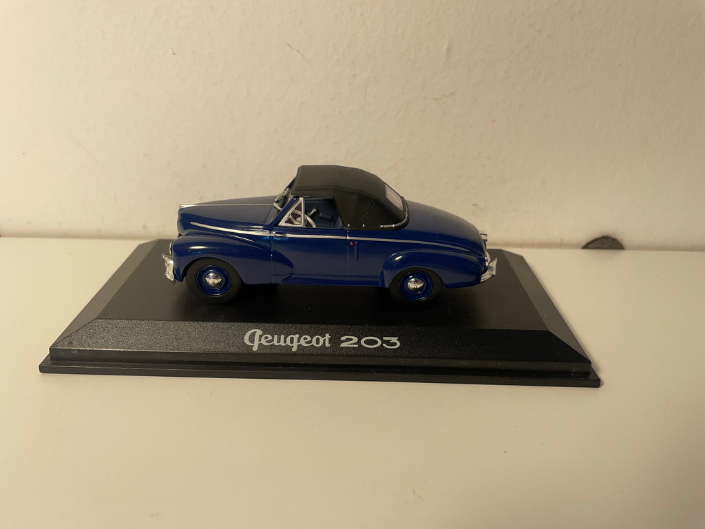 Peugeot 203 bleue foncée et toit noir - NOREV