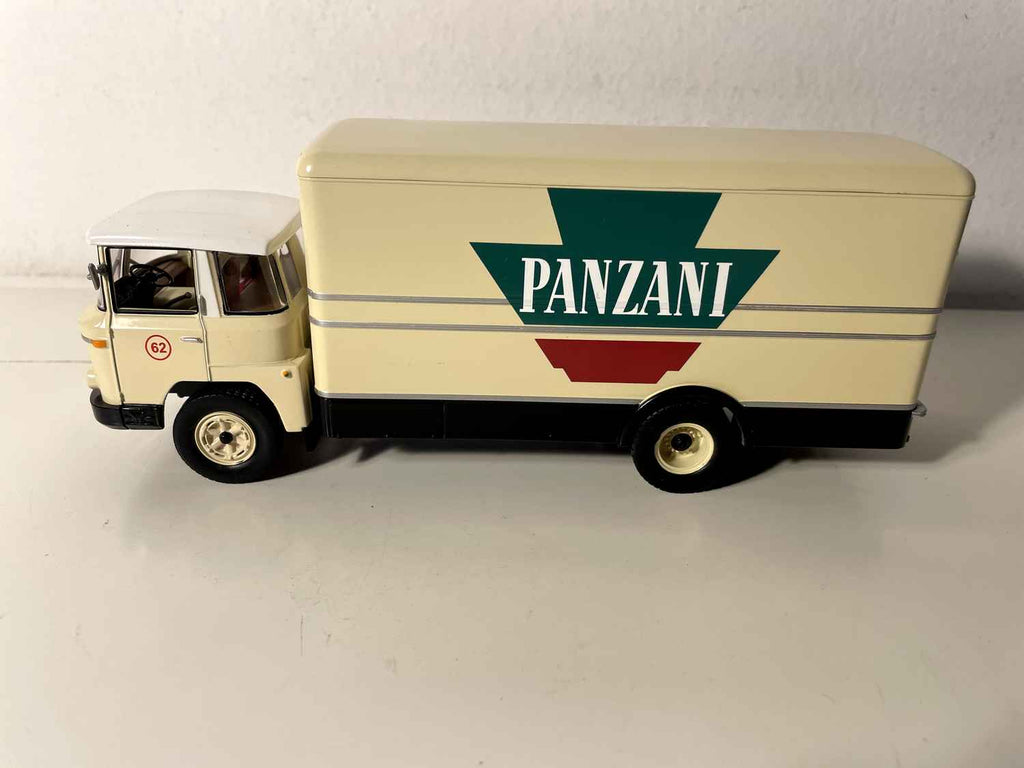 Camião WILLEM Horizon LD 610 de 1964 com carroçaria PANZANI