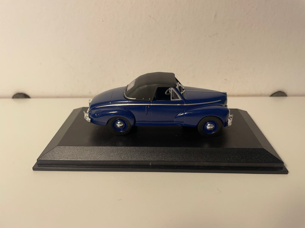 Peugeot 203 bleue foncée et toit noir - NOREV