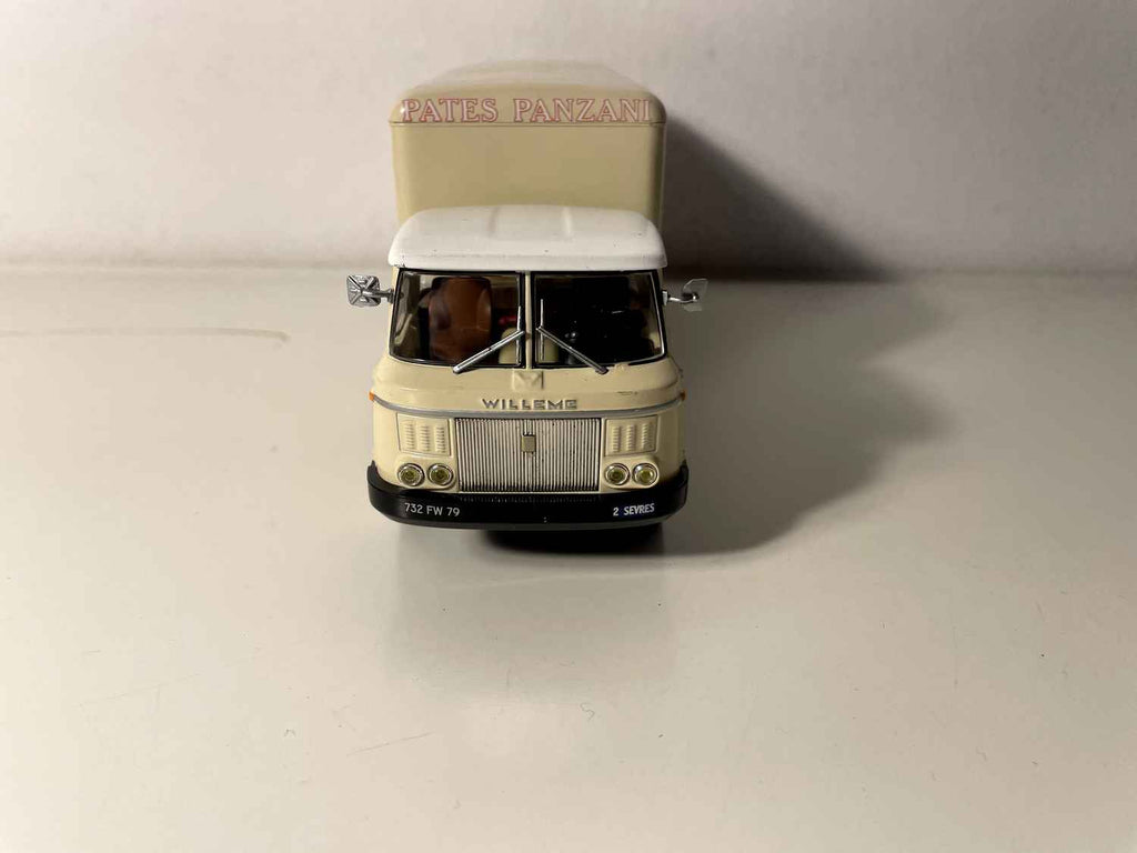 Camião WILLEM Horizon LD 610 de 1964 com carroçaria PANZANI