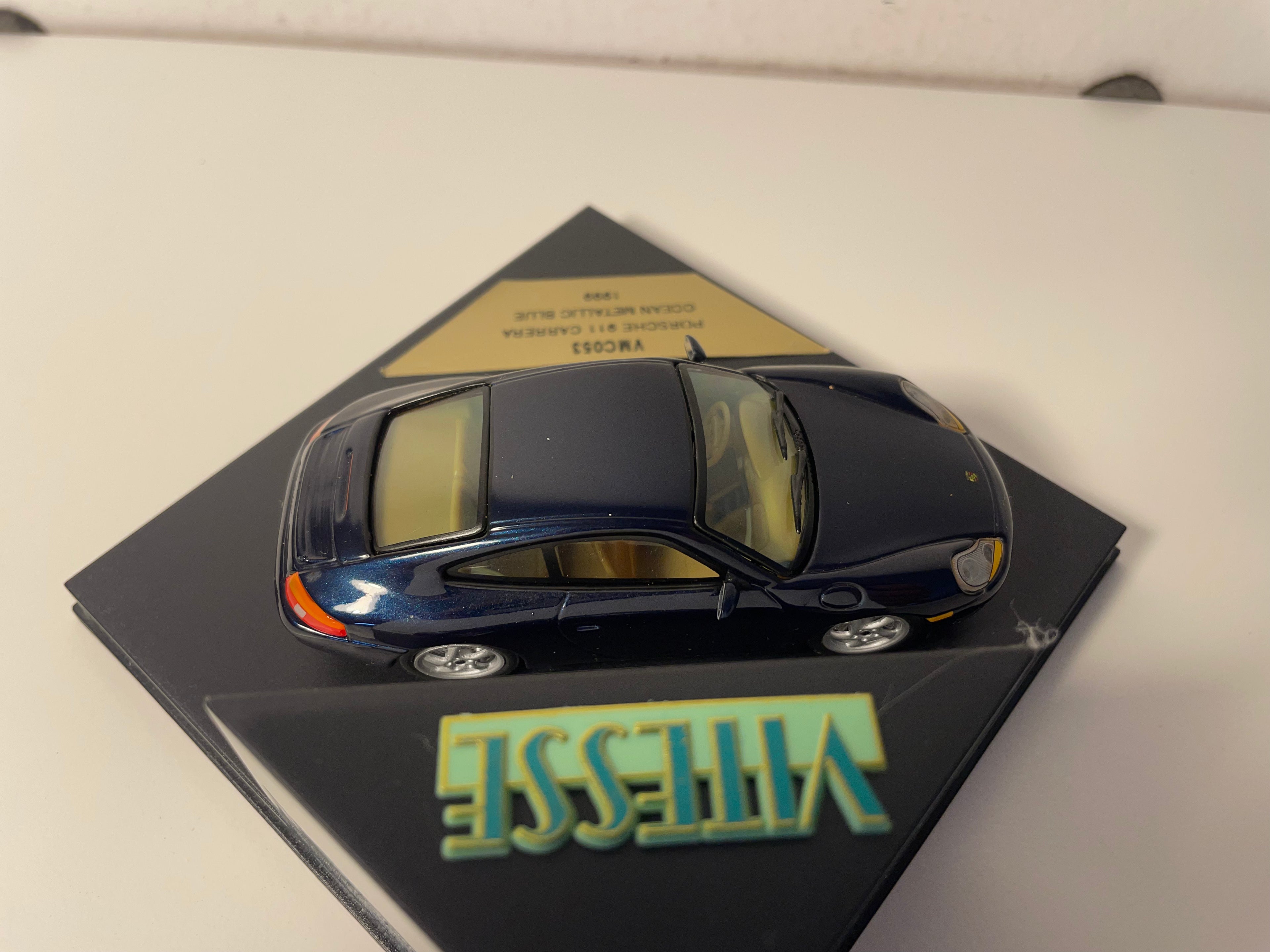 Porsche 911 Carrera in Ozeanblau von 1999 - VITESSE Referenz VMC053