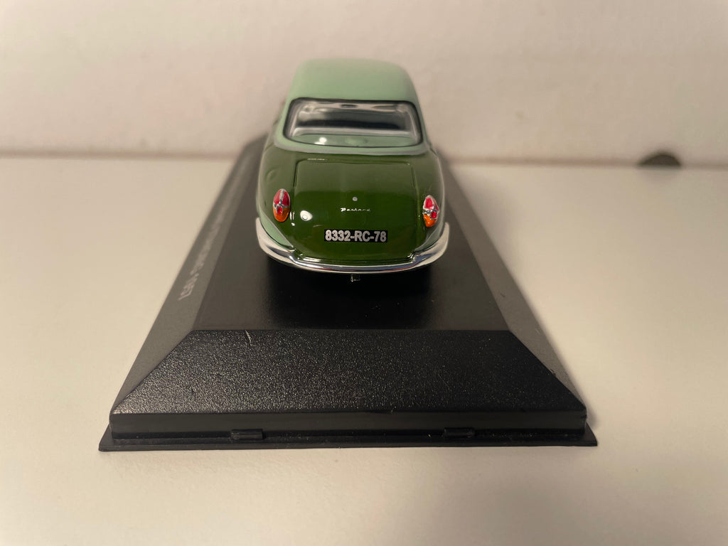 Panhard Dyna Z12 Grand Standing von 1957 (mit 2 Farben Grün)