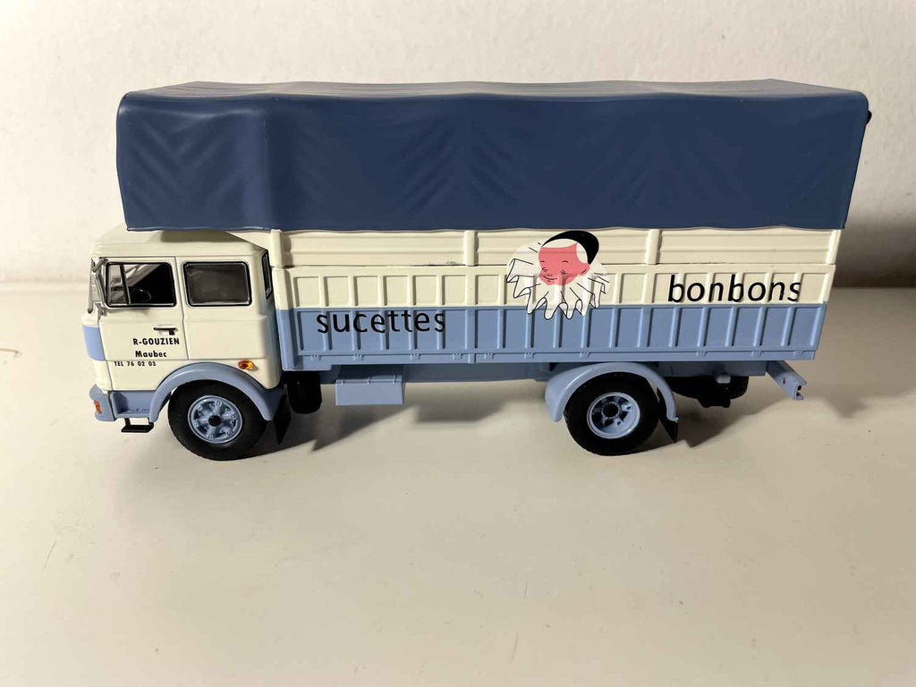 Camion UNIC 619 bleu et blanc - sucettes et bonbons Pierrot Gourmand