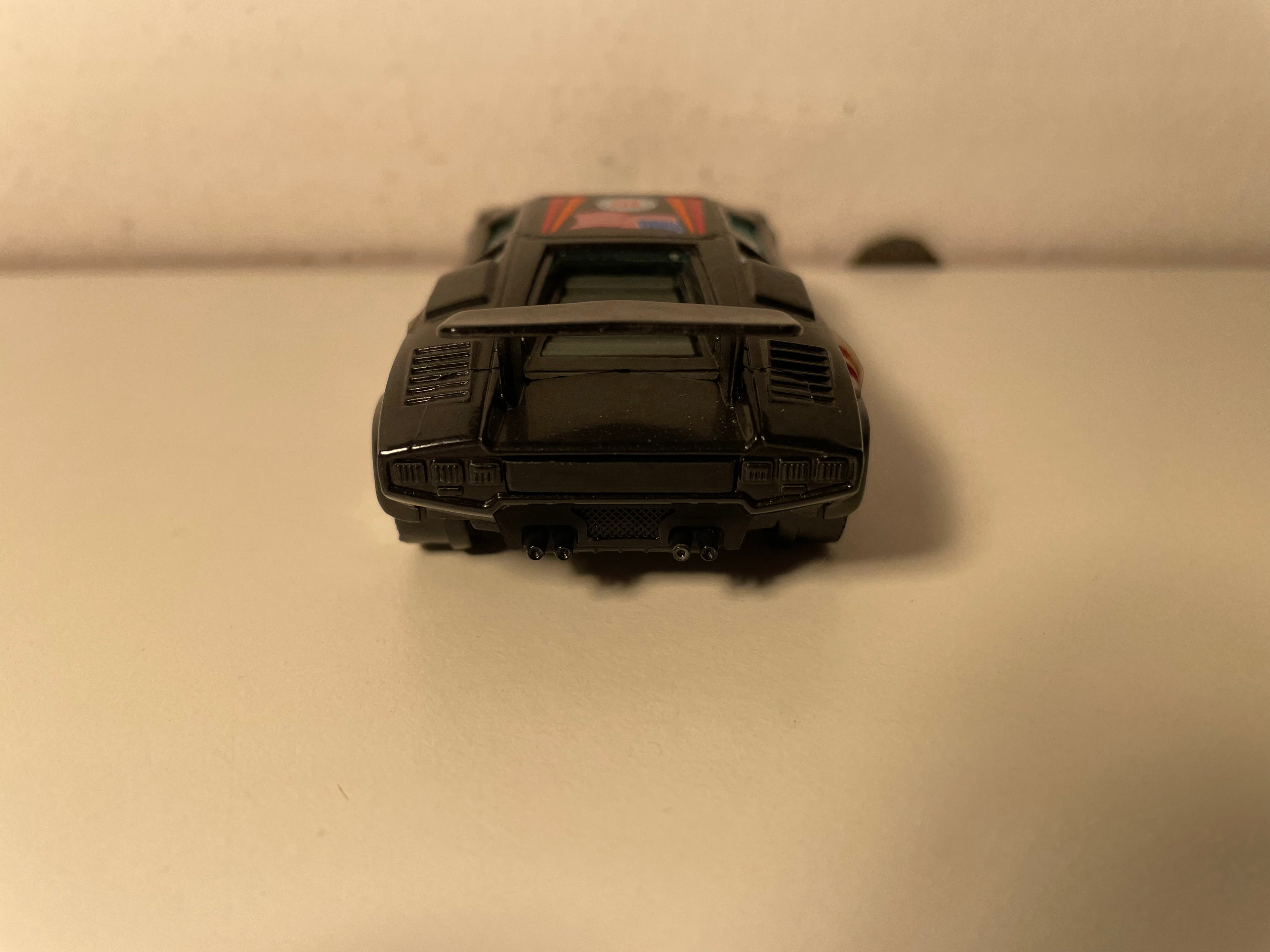 Lamborghini Countach 5000 noire numéro 76 - BURAGO référence 4217