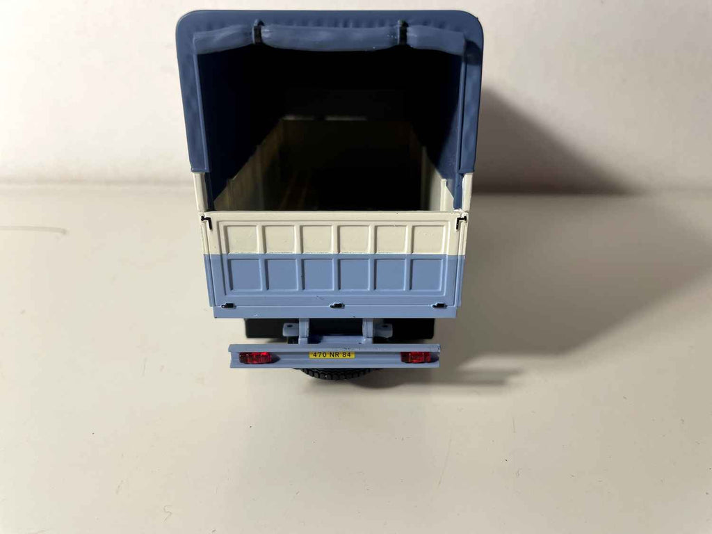 Camion UNIC 619 bleu et blanc - sucettes et bonbons Pierrot Gourmand