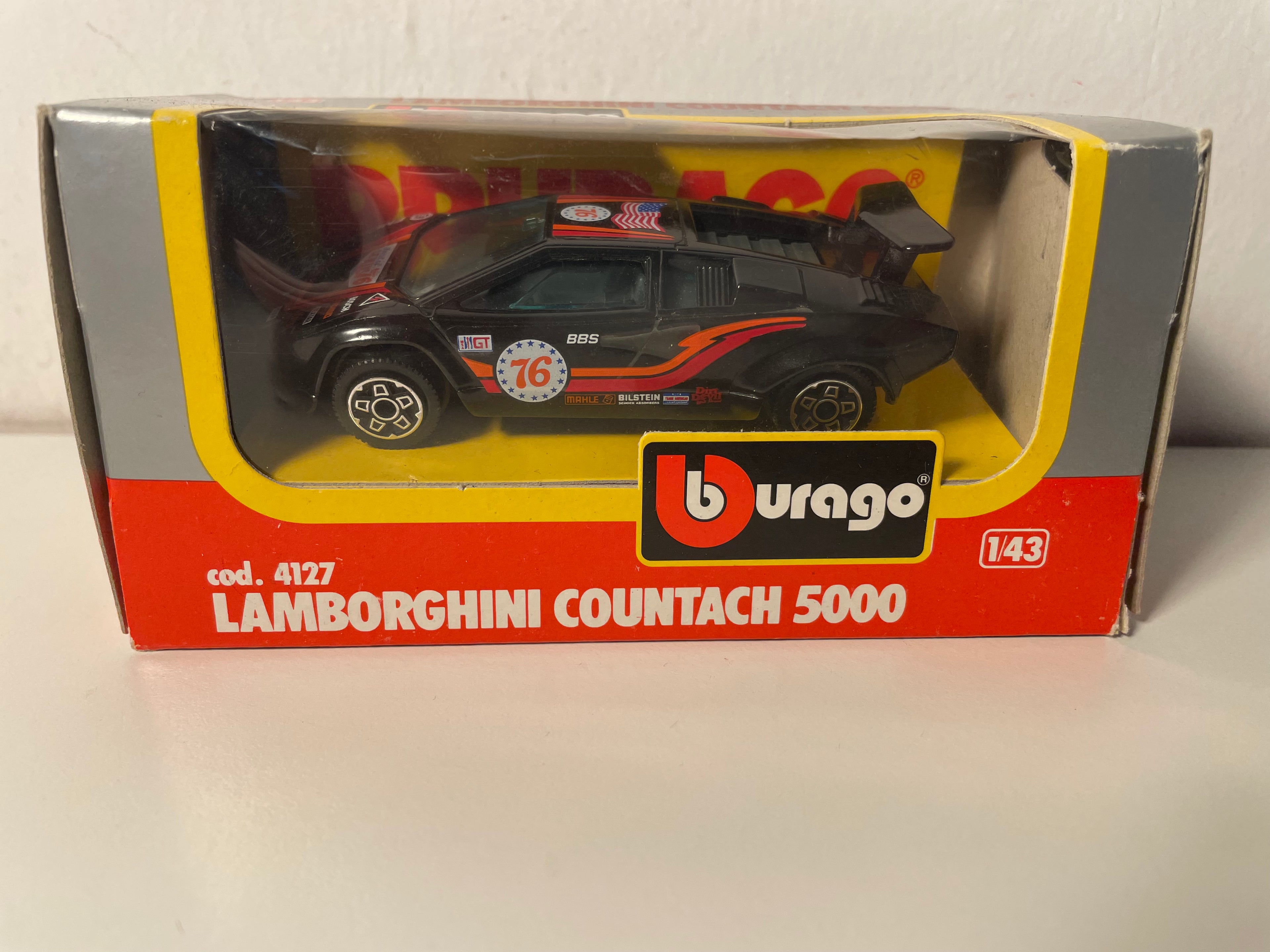 Lamborghini Countach 5000 noire numéro 76 - BURAGO référence 4217