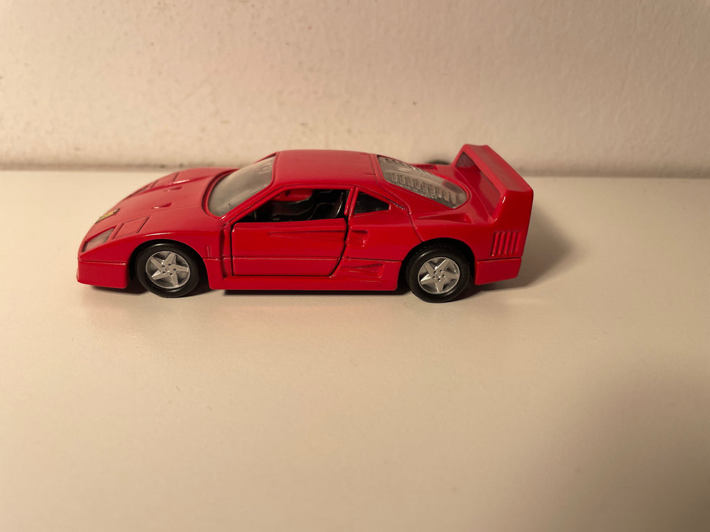 Ferrari F40 rouge - EDOCAR (Attention: ECHELLE: 1/39ème)