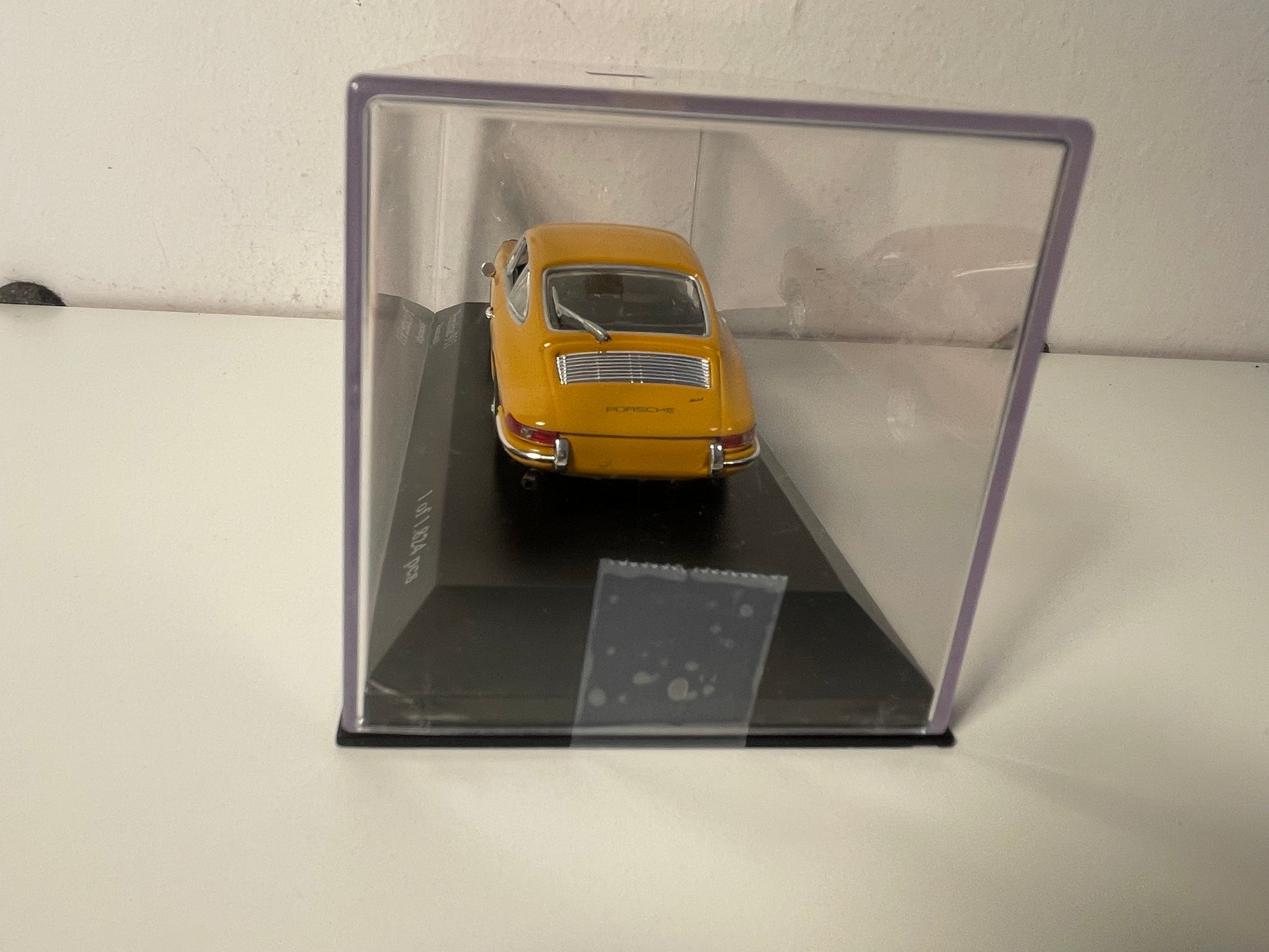 Porsche 911 Castanho - MINICHAMPS