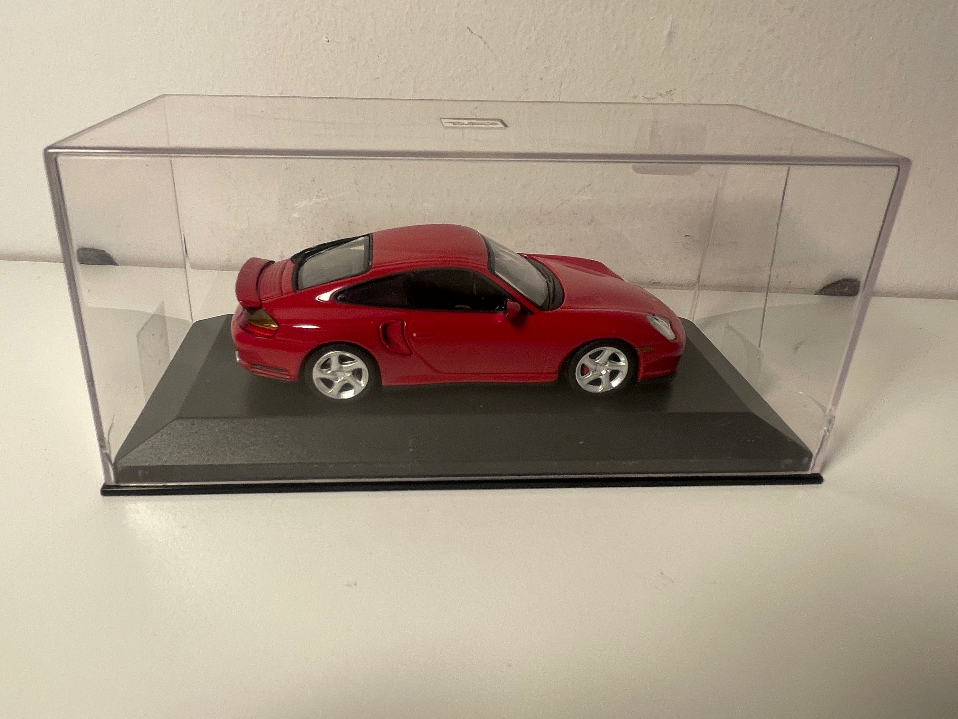 Porsche 911 ciemnoczerwony - MINICHAMPS