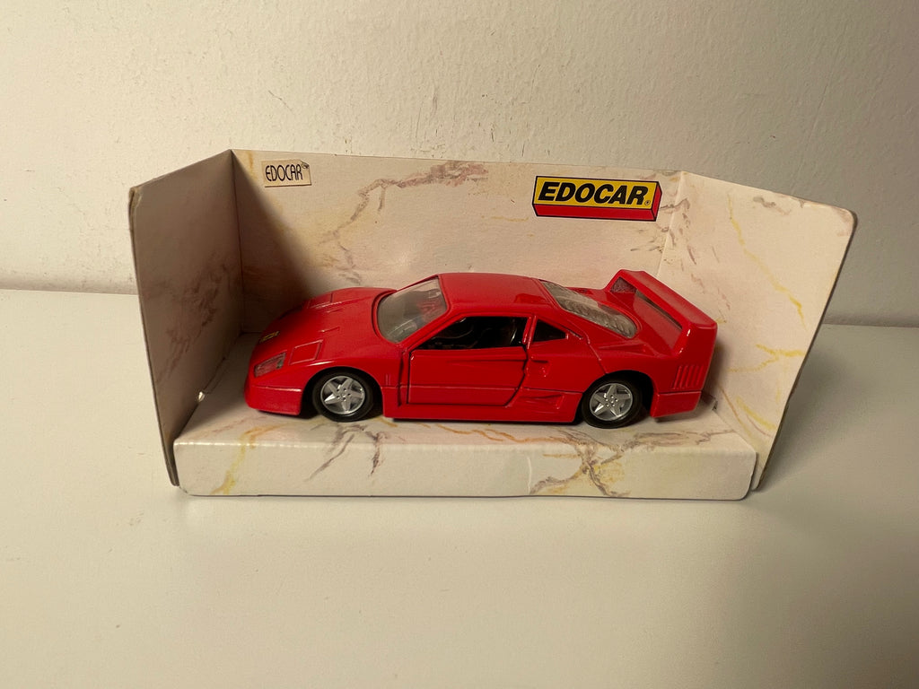 Ferrari F40 rouge - EDOCAR (Attention: ECHELLE: 1/39ème)