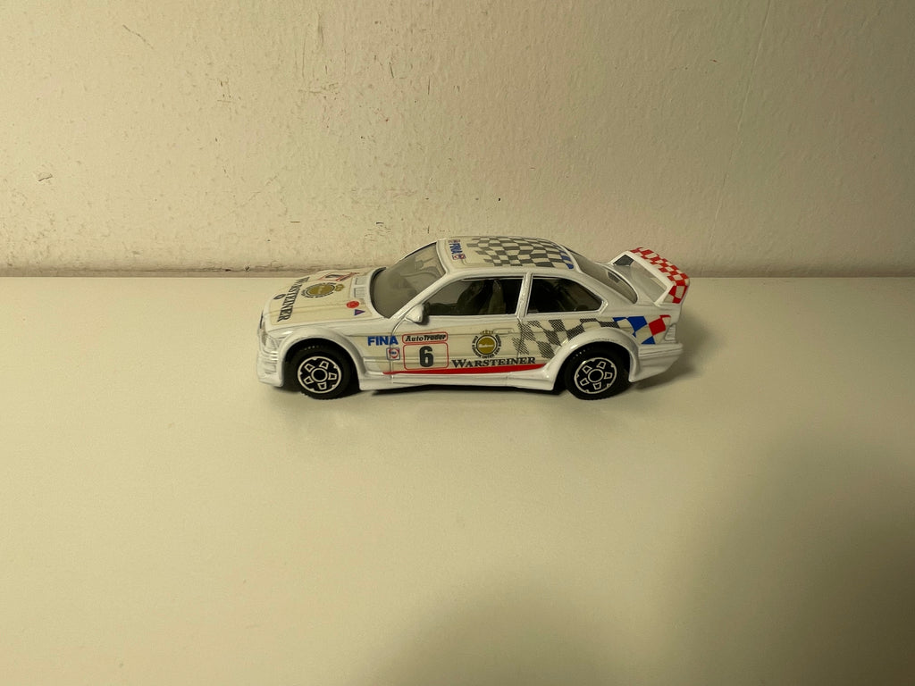 BMW M3 DTM blanche numéro 6 - BURAGO référence 4197