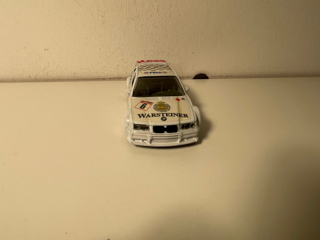BMW M3 DTM blanche numéro 6 - BURAGO référence 4197
