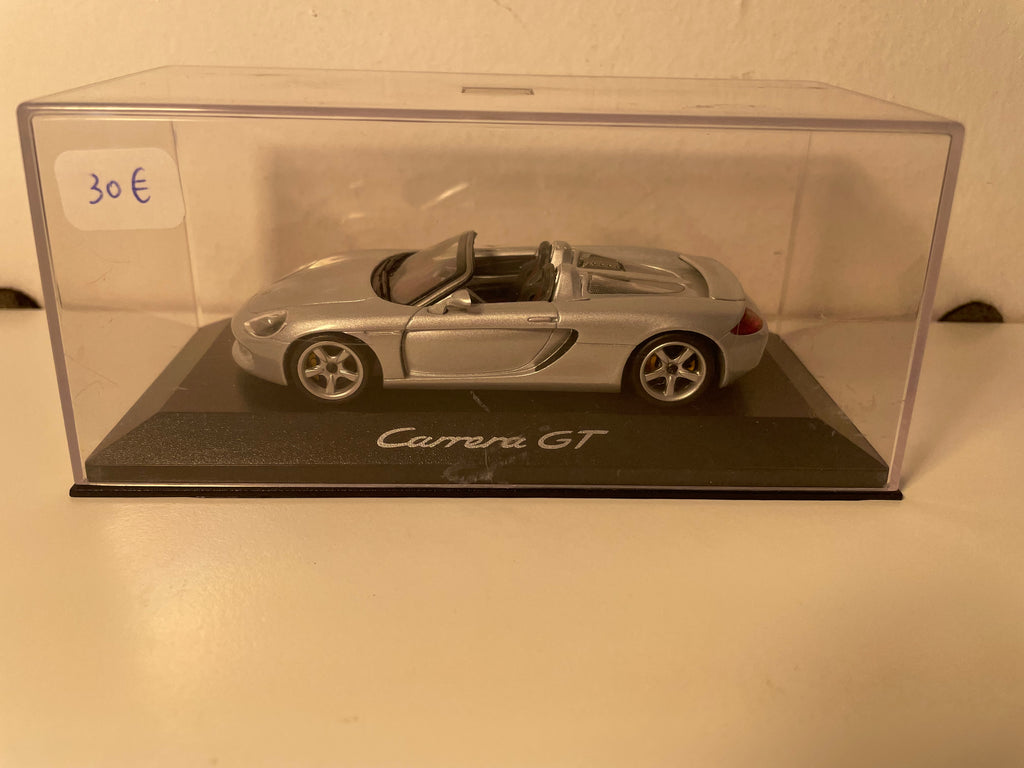 Porsche Carrera GT grise (MINICHAMPS)