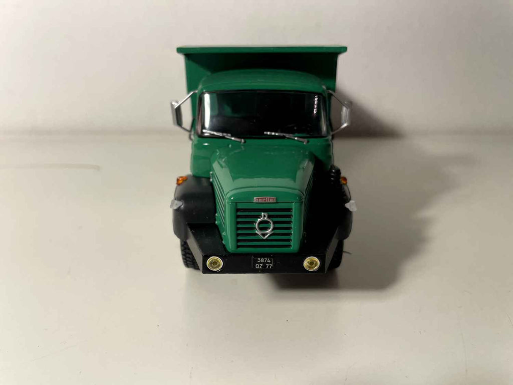 Camião basculante Berliet GBH M3 SCREG estaleiro de obras Ile de France - camião verde