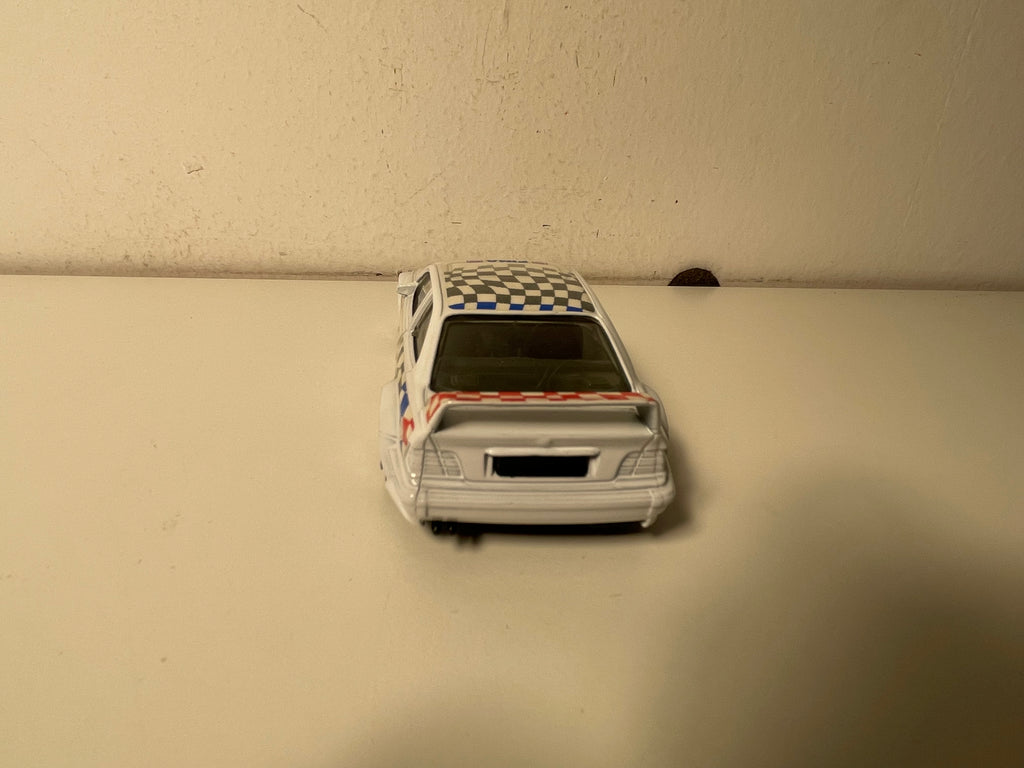 BMW M3 DTM blanche numéro 6 - BURAGO référence 4197