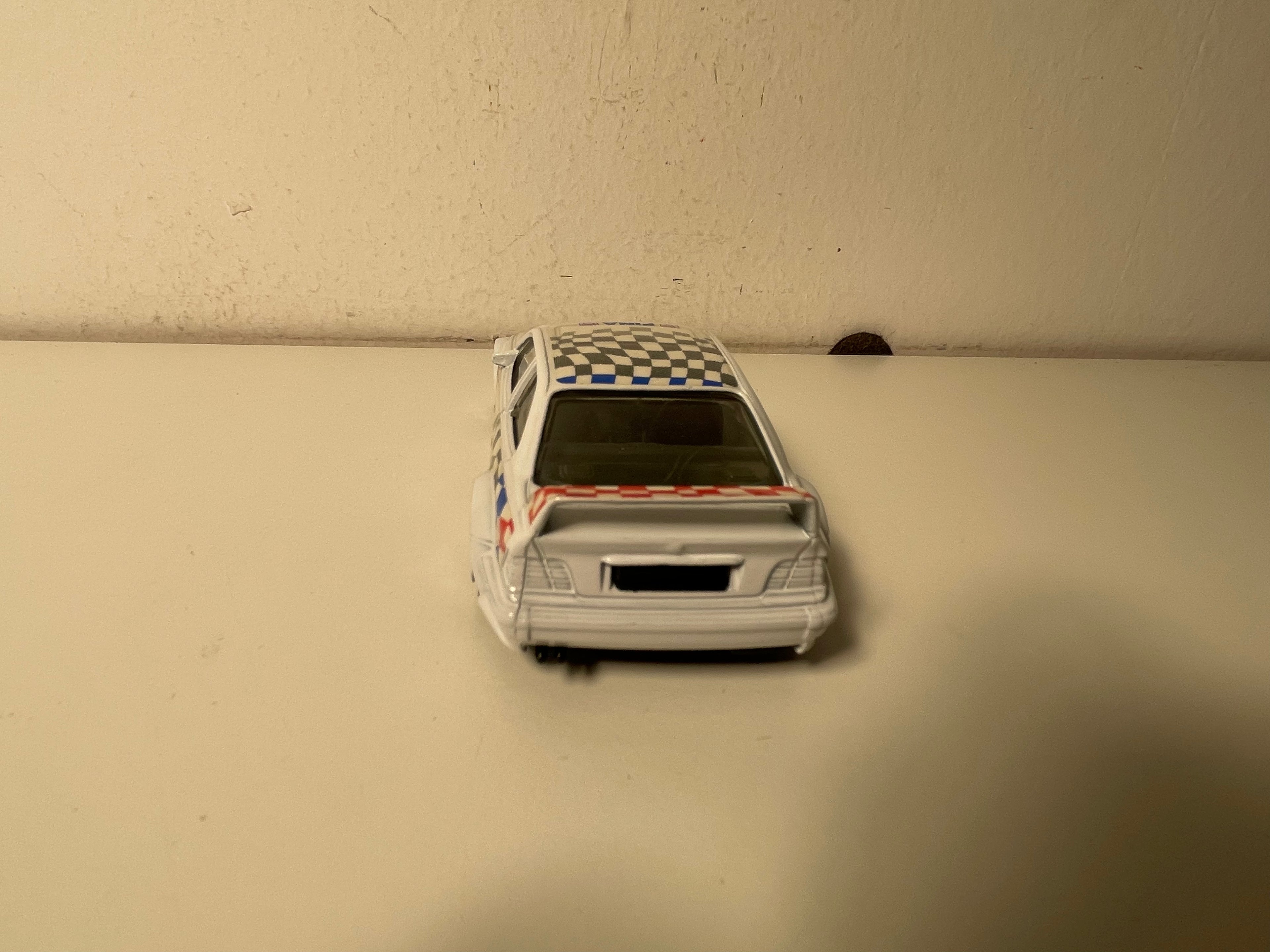 BMW M3 DTM blanche numéro 6 - BURAGO référence 4197