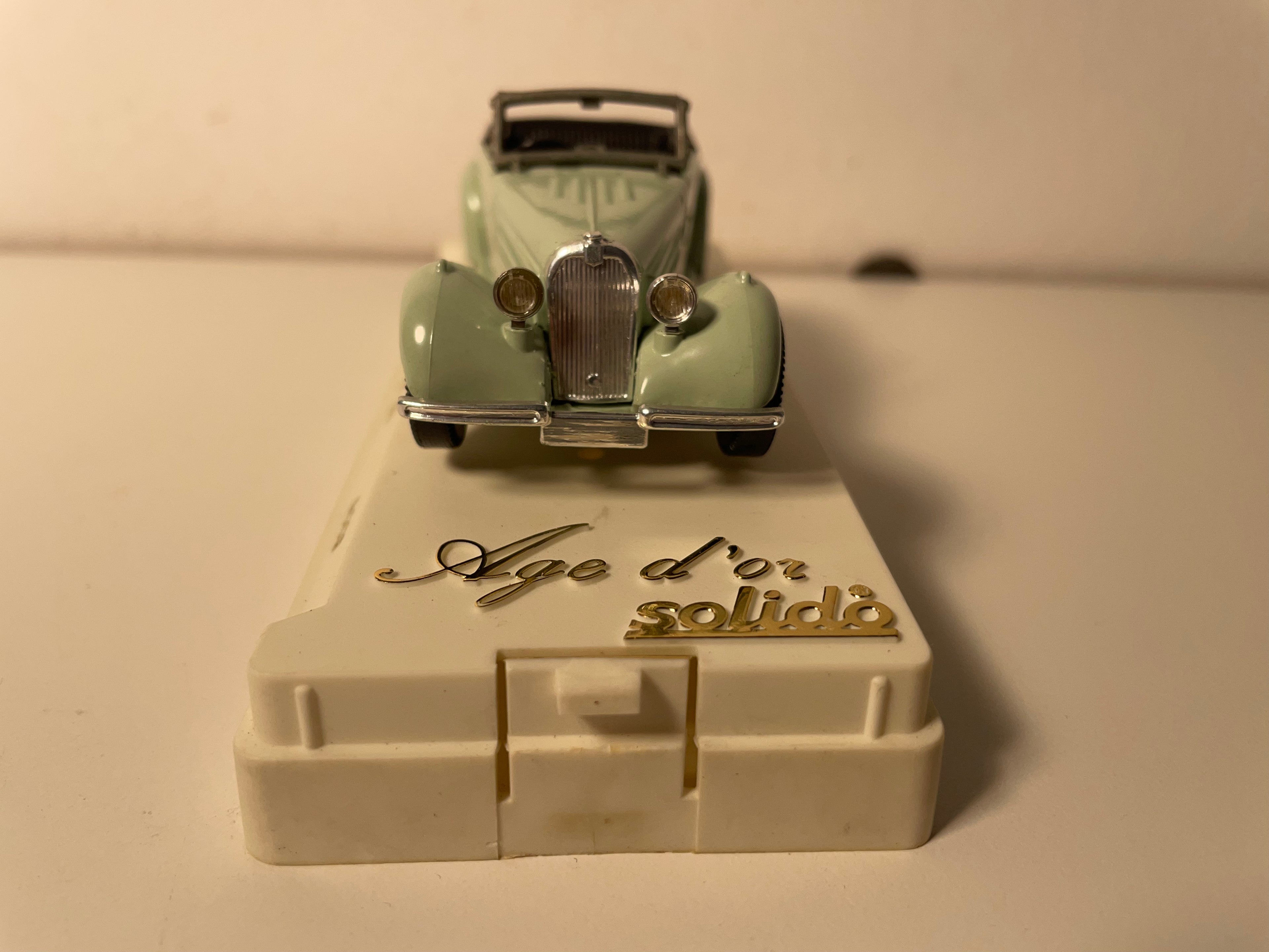 Talbot T23 verte pâle de 1937 - Solido référence 4003