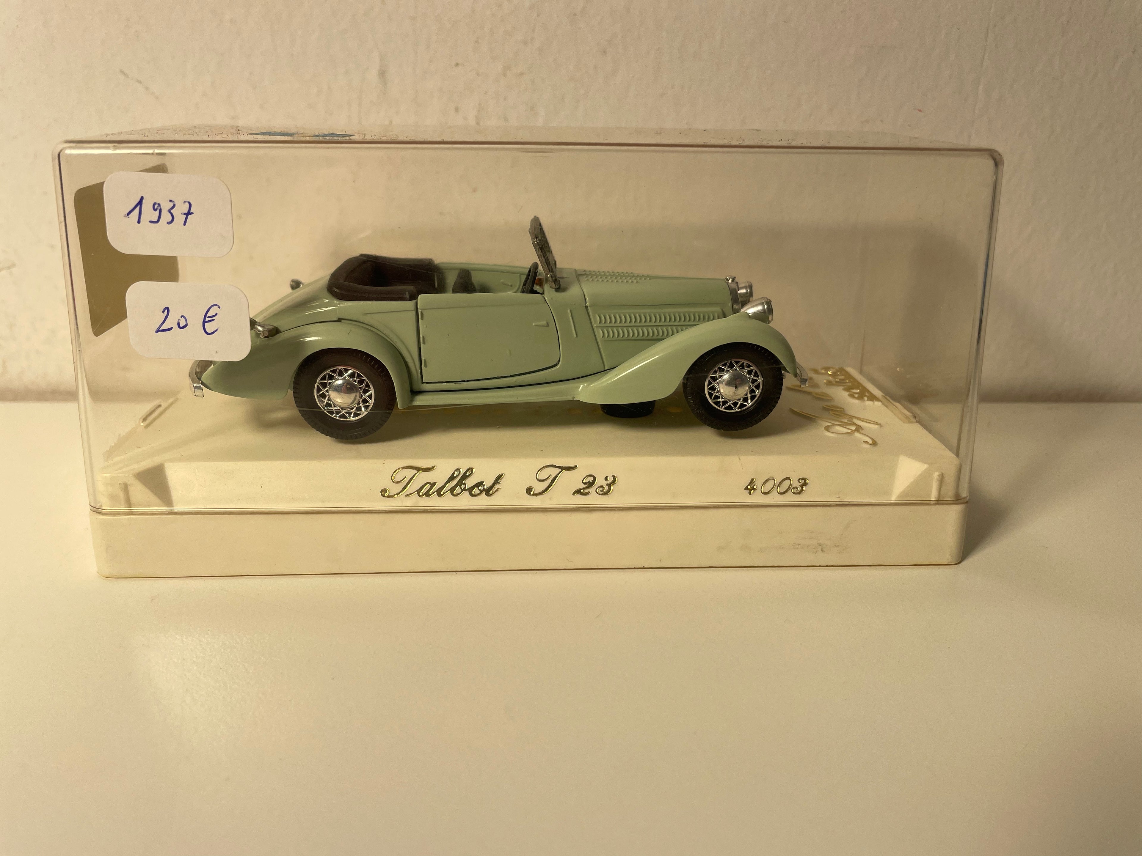 Talbot T23 verte pâle de 1937 - Solido référence 4003
