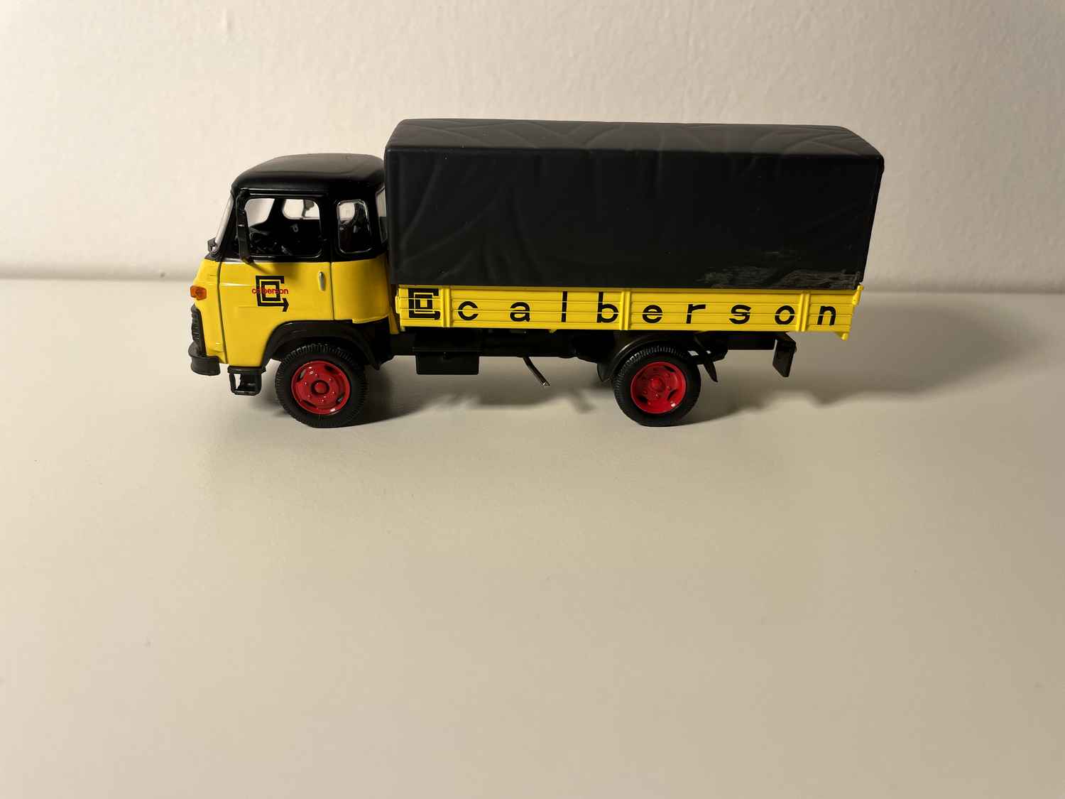 SAVIEM SG3 truck, CALBERSON products