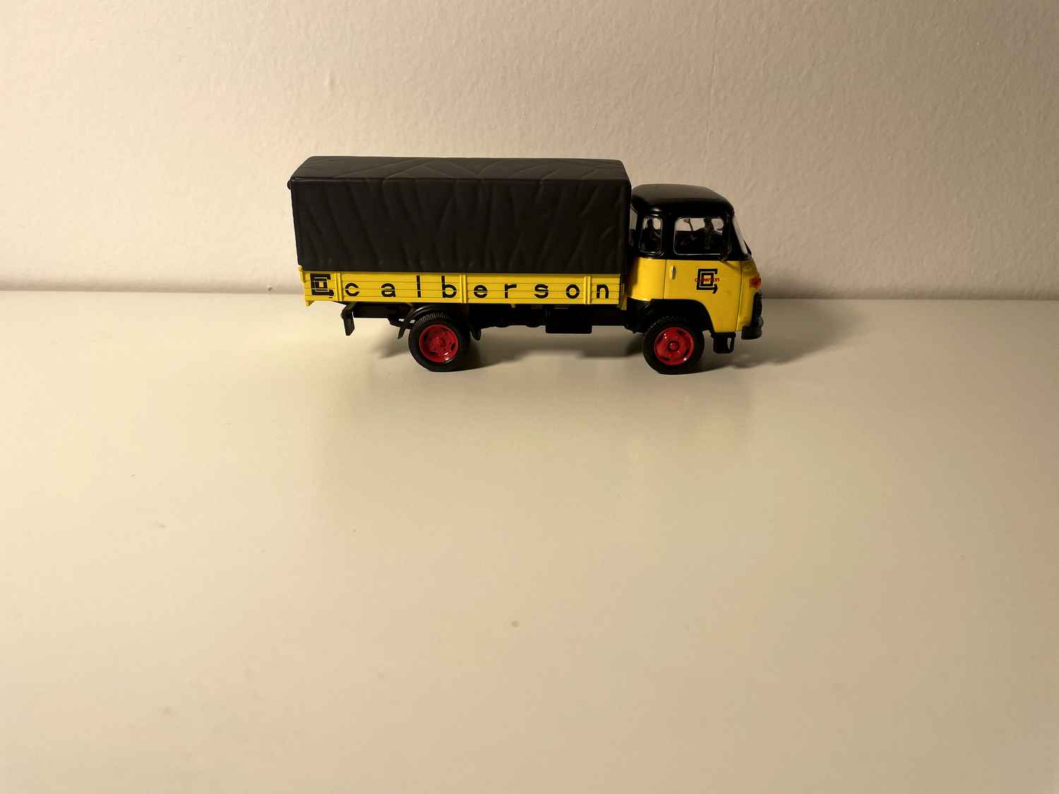 SAVIEM SG3 truck, CALBERSON products