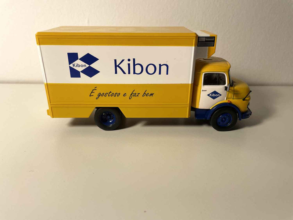 MERCEDES L 1113 vrachtwagen uit 1968 met KIBON-reclame