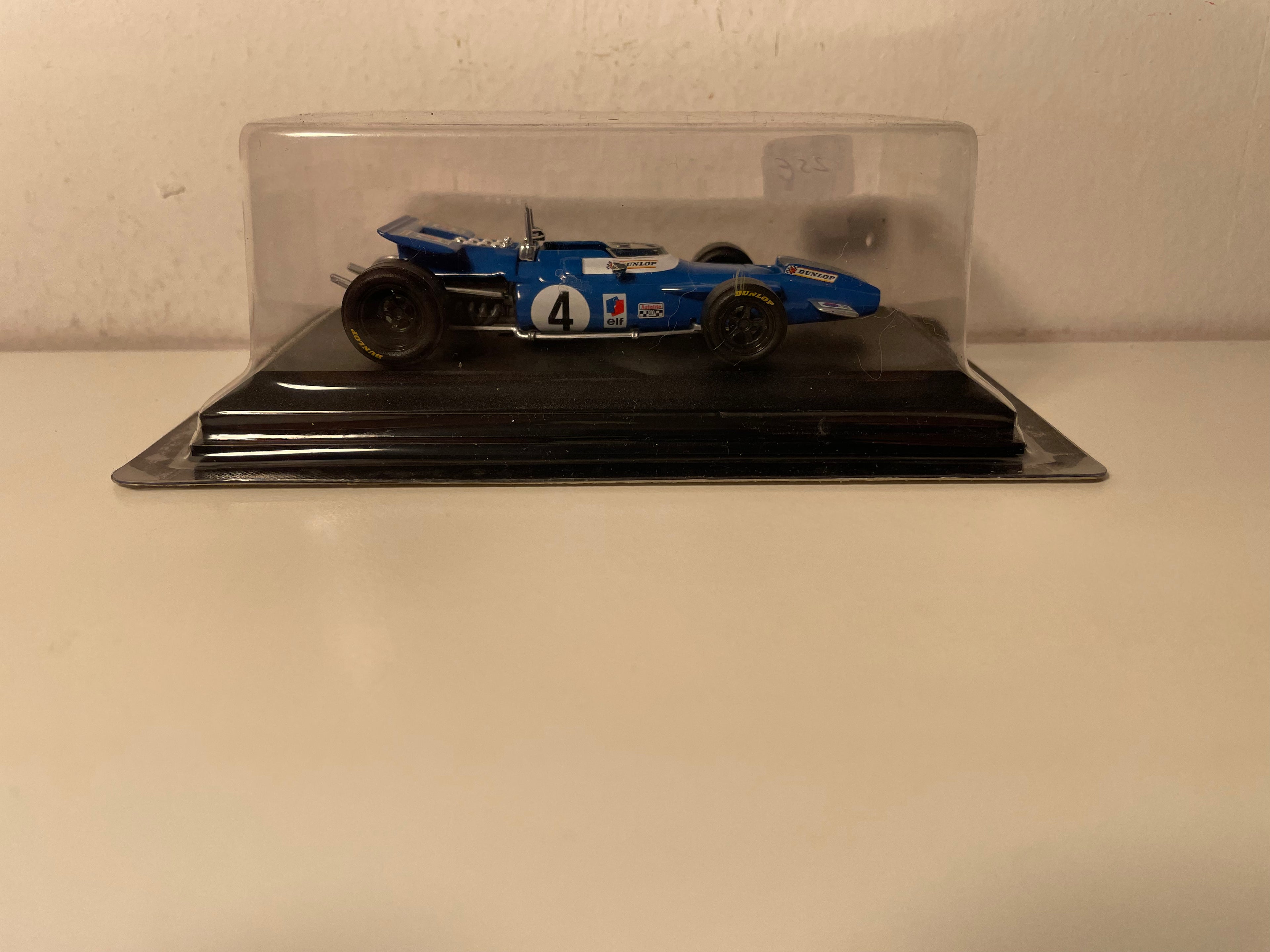 Matra MS80 niebieski numer 4 z 1969 roku (Formuła 1)