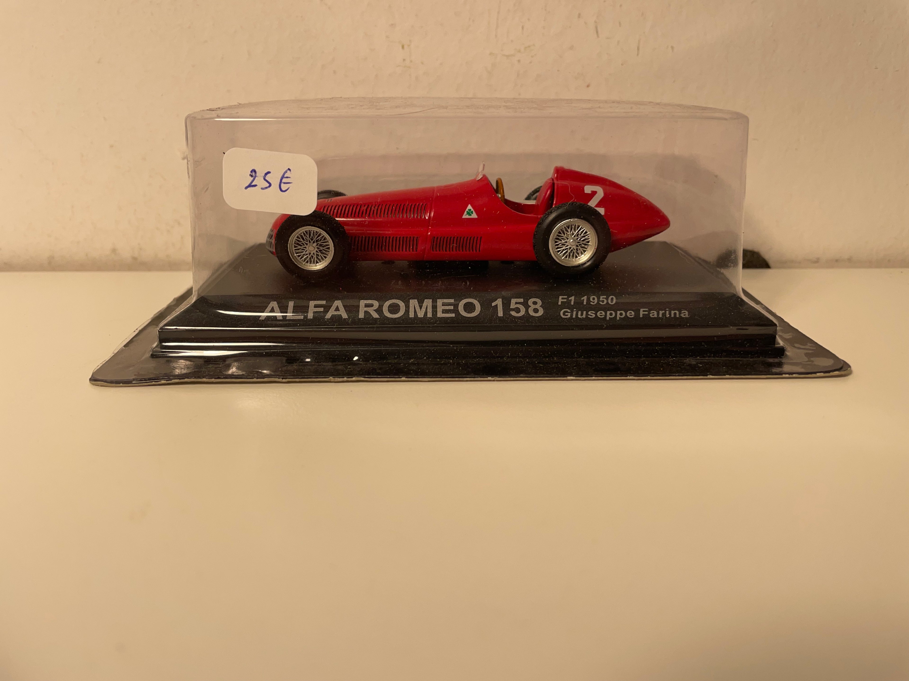 Alfa Roméo 158 czerwony numer 2 Formuła 1 z 1950 roku