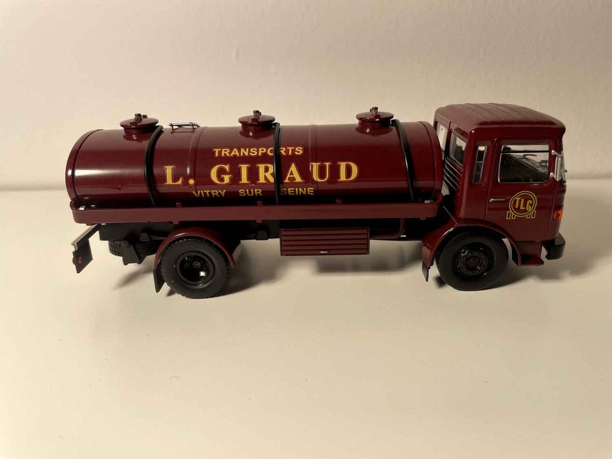 Saviem SM 170 truck, 860 cabin, from 1972, food tanker (L. GIRAUD transport)