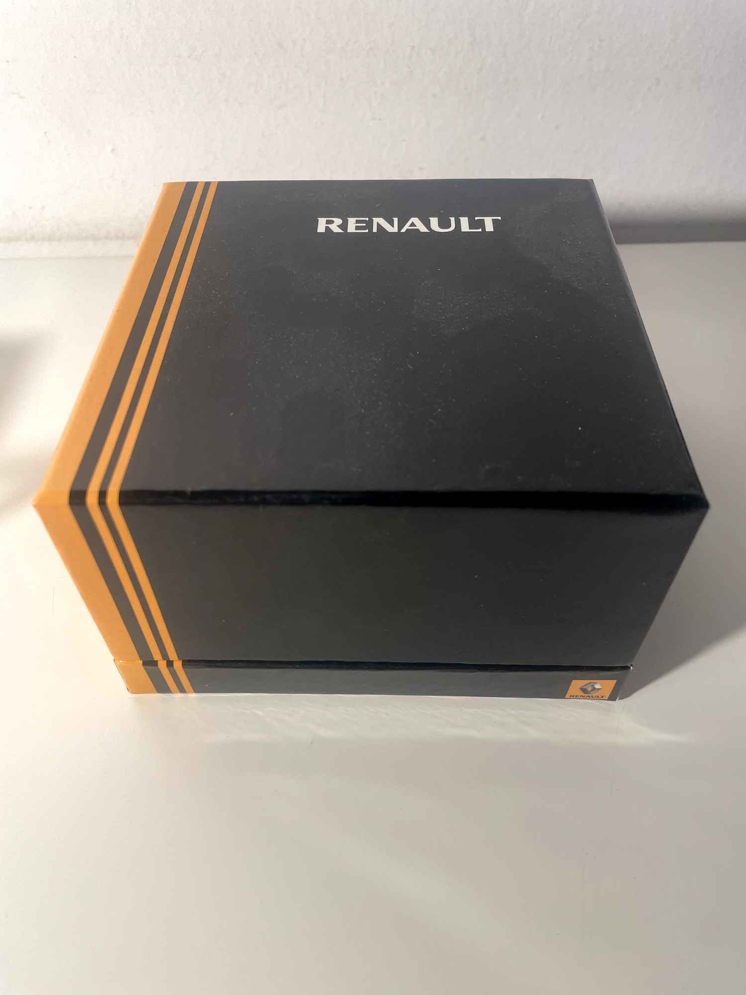 Renault F1 RE40 noire, jaune et blanche numéro 15 de 1983 - Formule 1 - Alain Prost (collection Spark) Edition limitée