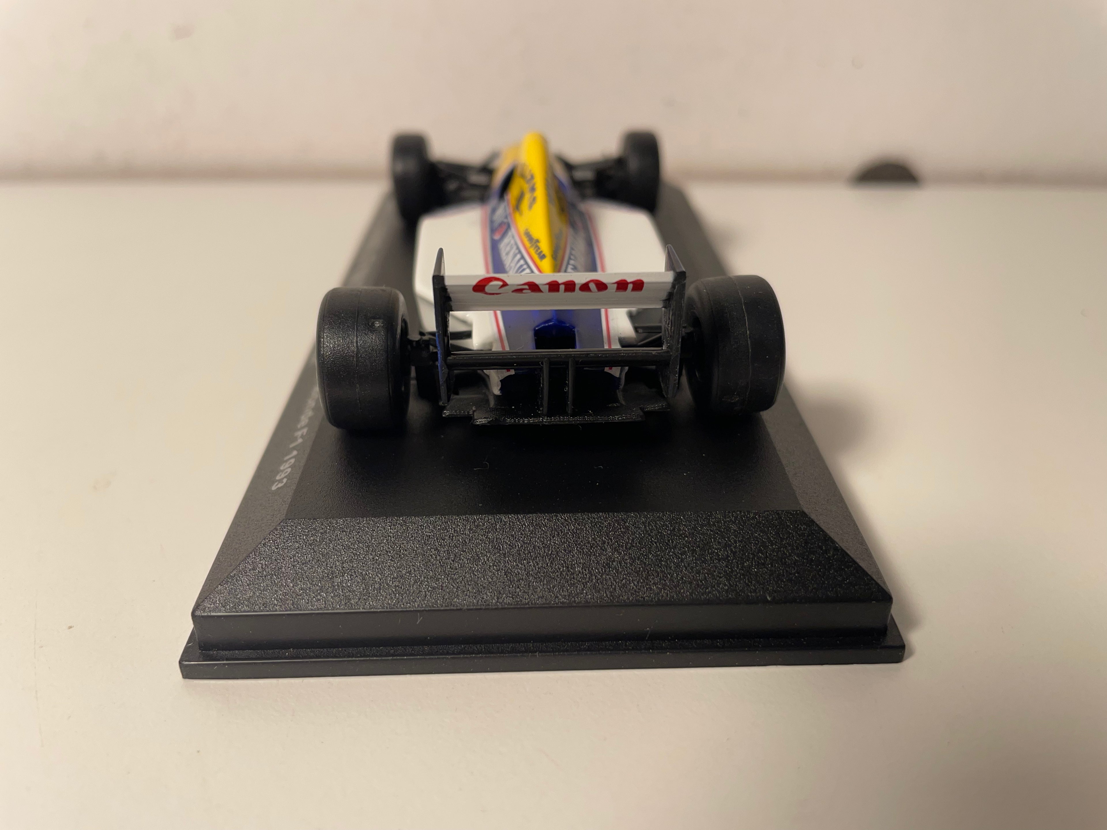Williams FW15B wit, blauw en geel nummer 2 (Formule 1) uit 1993 - Alain Prost - IXO