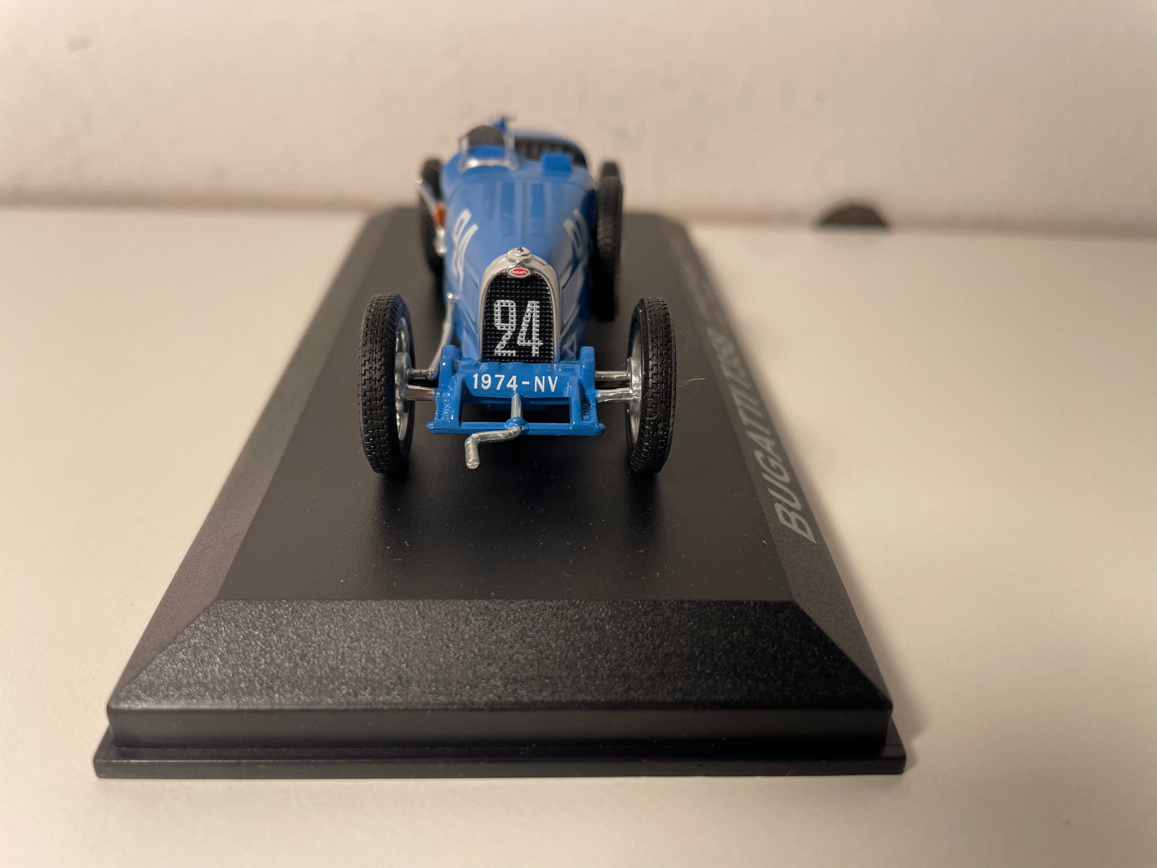 Bugatti T35B bleue numéro 24 (grand prix sport de 1928 - Louis Chiron) - (blister)
