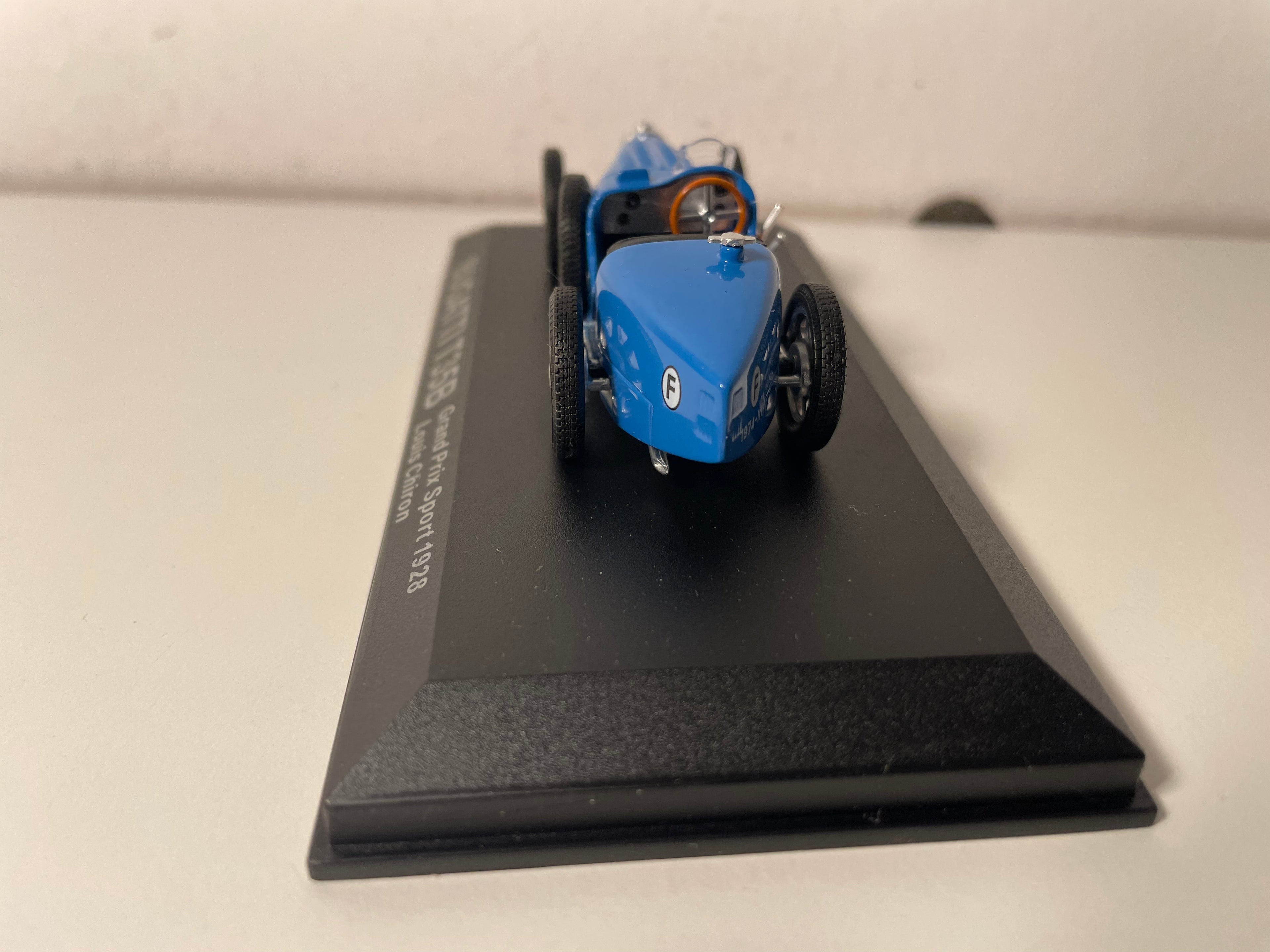 Bugatti T35B bleue numéro 24 (grand prix sport de 1928 - Louis Chiron) - (blister)