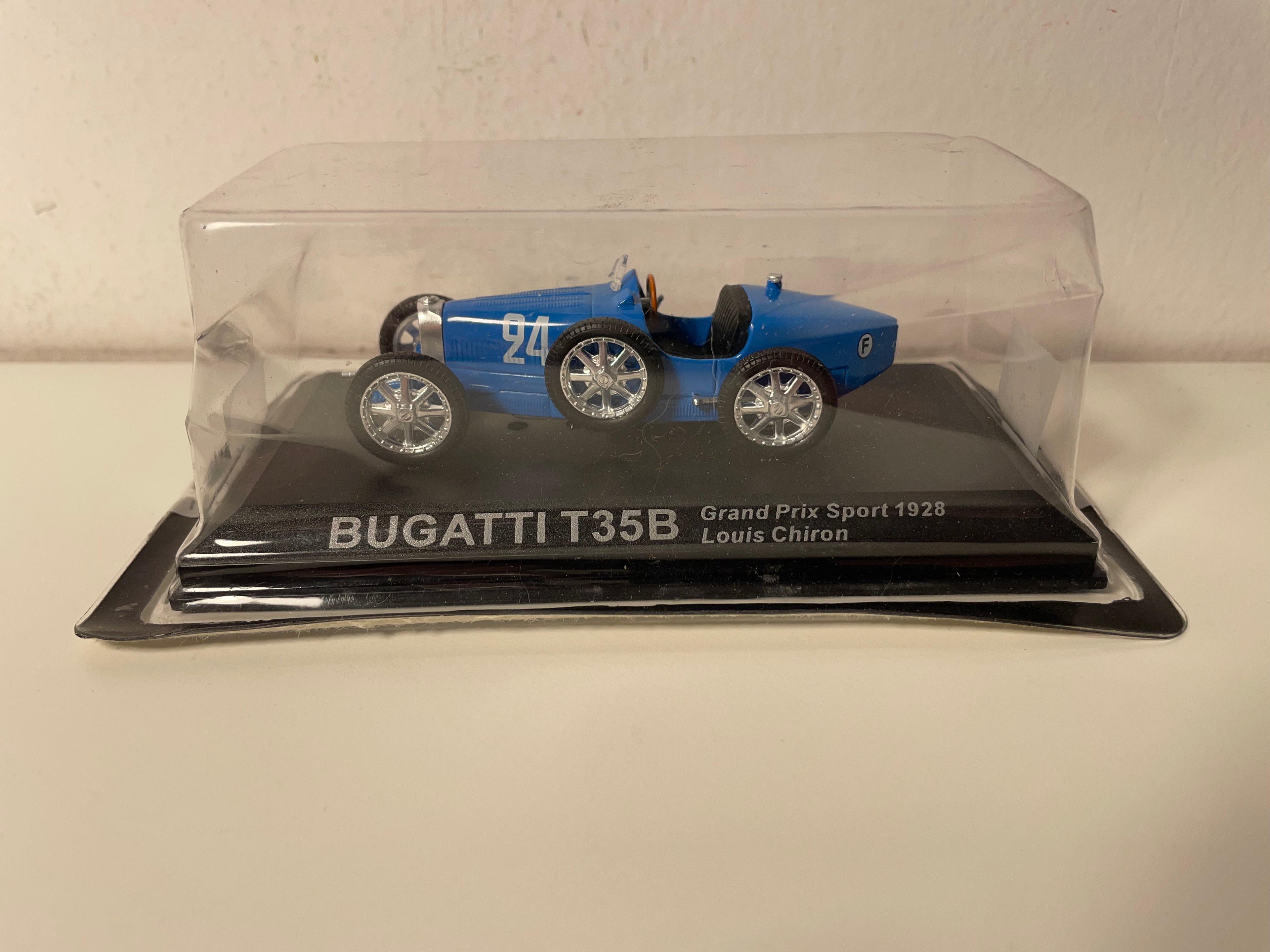 Bugatti T35B bleue numéro 24 (grand prix sport de 1928 - Louis Chiron) - (blister)