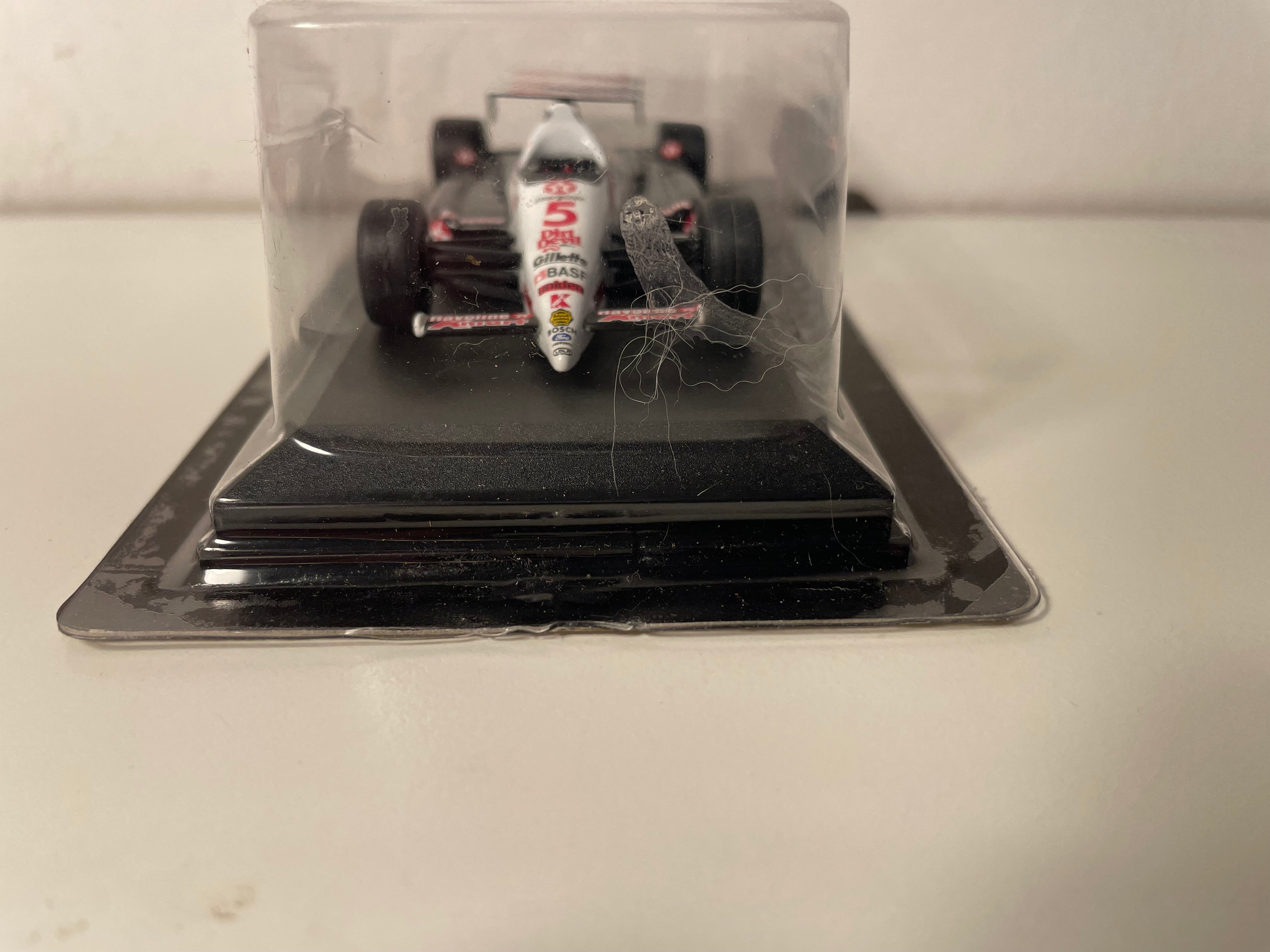 Lola Ford T93 blanche et noire numéro 5 - Indianapolis 500 miles - Nigel Mansel (blister)