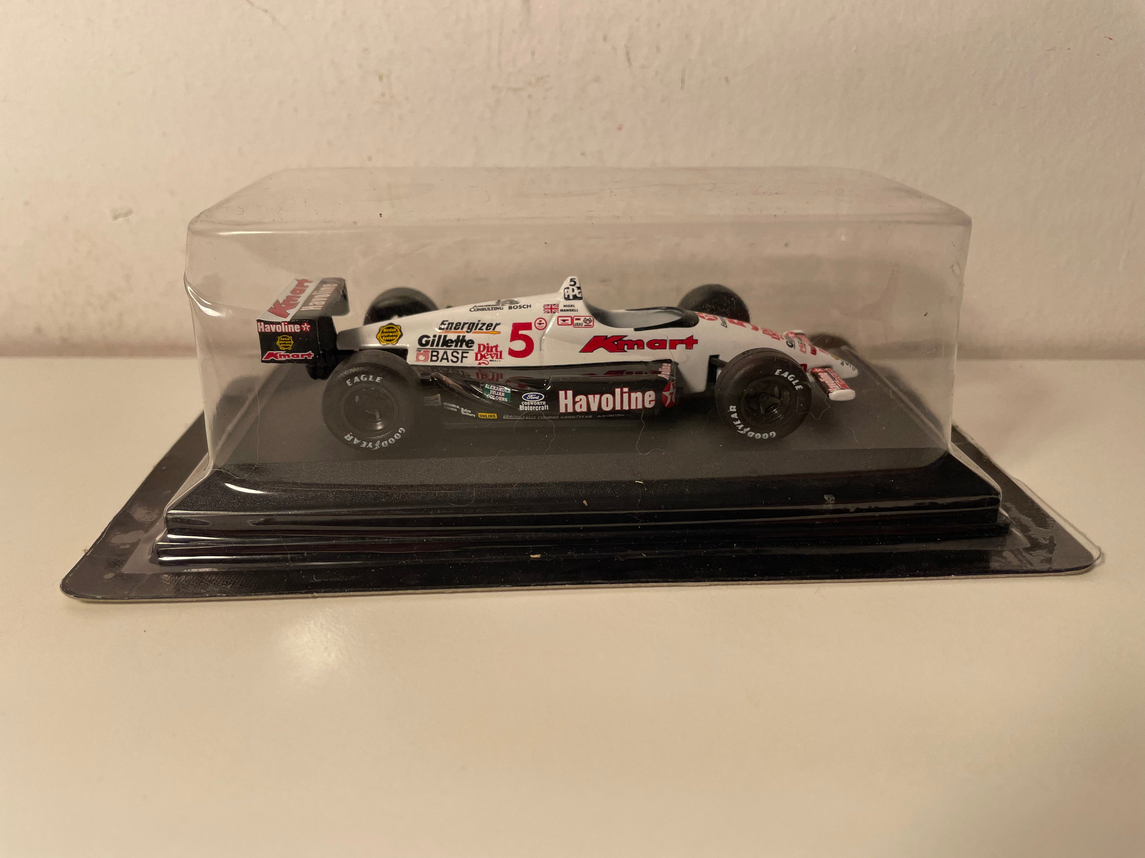 Lola Ford T93 blanche et noire numéro 5 - Indianapolis 500 miles - Nigel Mansel (blister)
