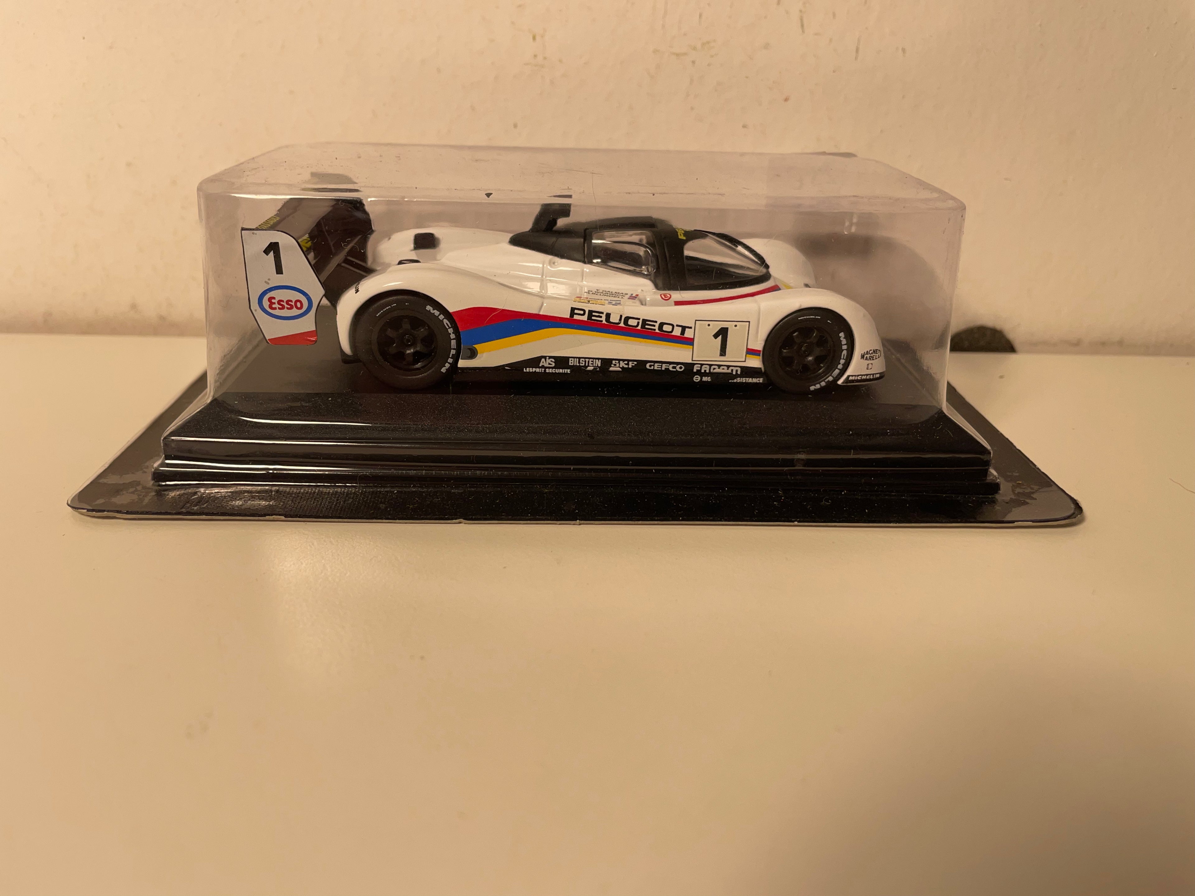 Peugeot 905 blanche numéro 1 - 24 heures du Mans de 1992 (blister)