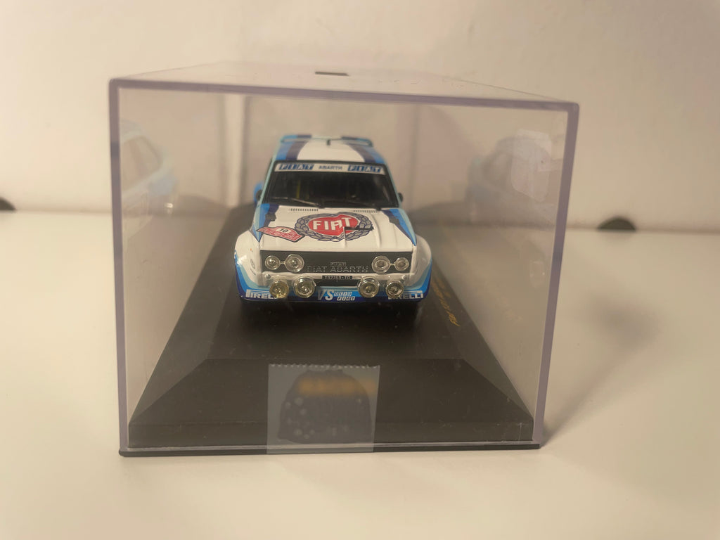 Fiat 131 Abarth blanca y azul número 10 - Monte-Carlo de 1980 - IXO