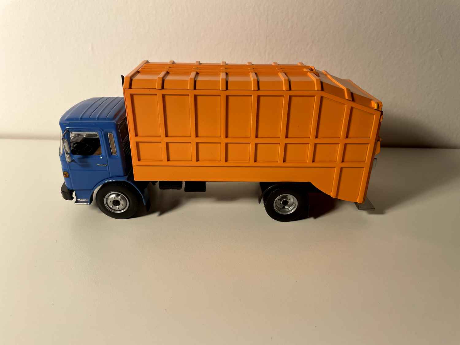 Saviem SM 10 truck with short cab 860 (truck for household waste collection)