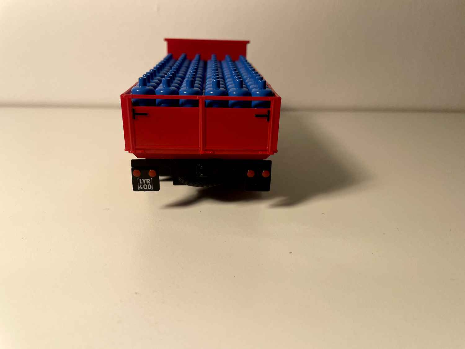 Camión Ford Thames FTG 6/7 para transportar bombonas de gas (camión rojo)