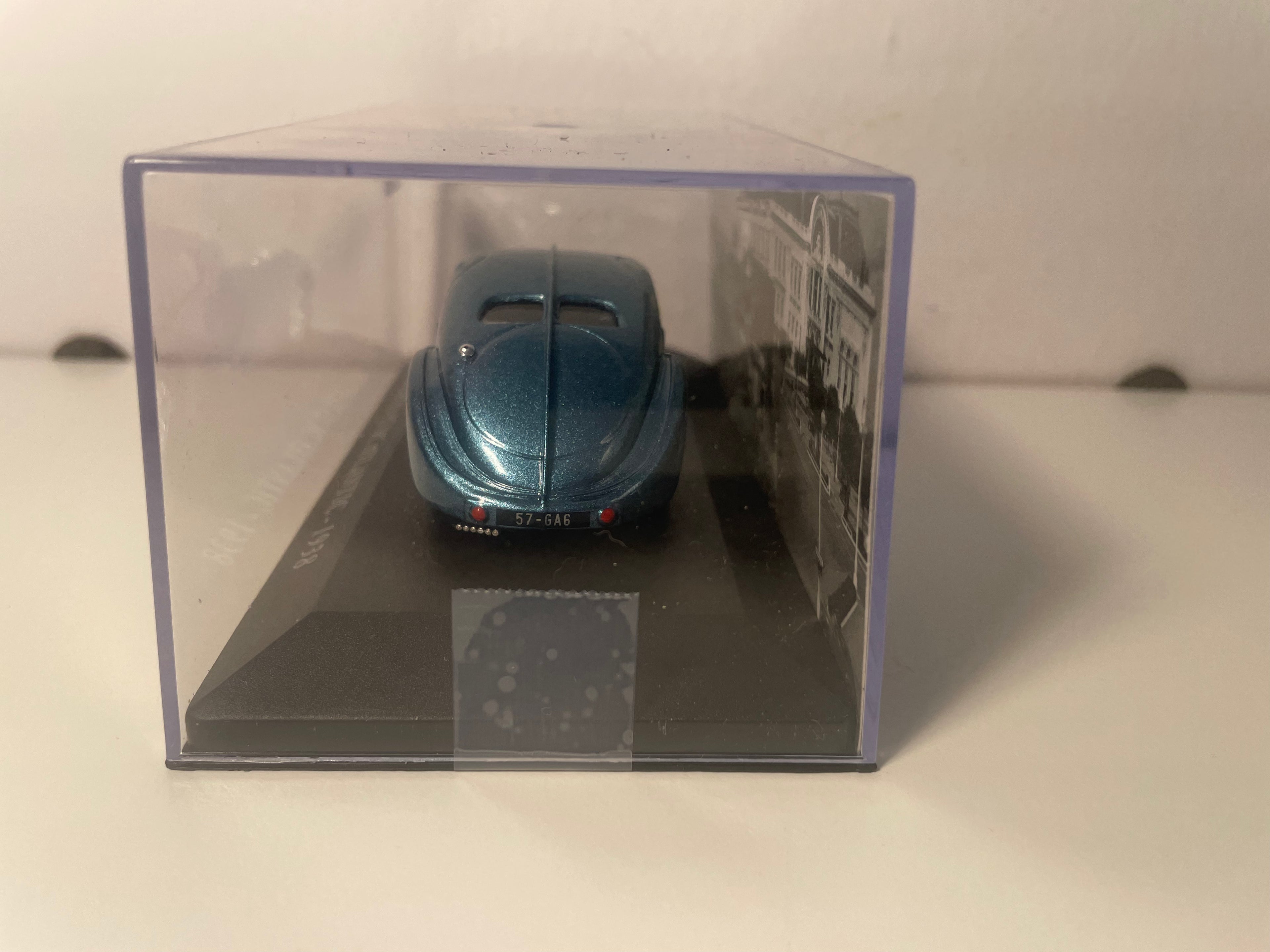 Bugatti 57 SC blu Atlantico (simile al blu metallizzato) del 1938