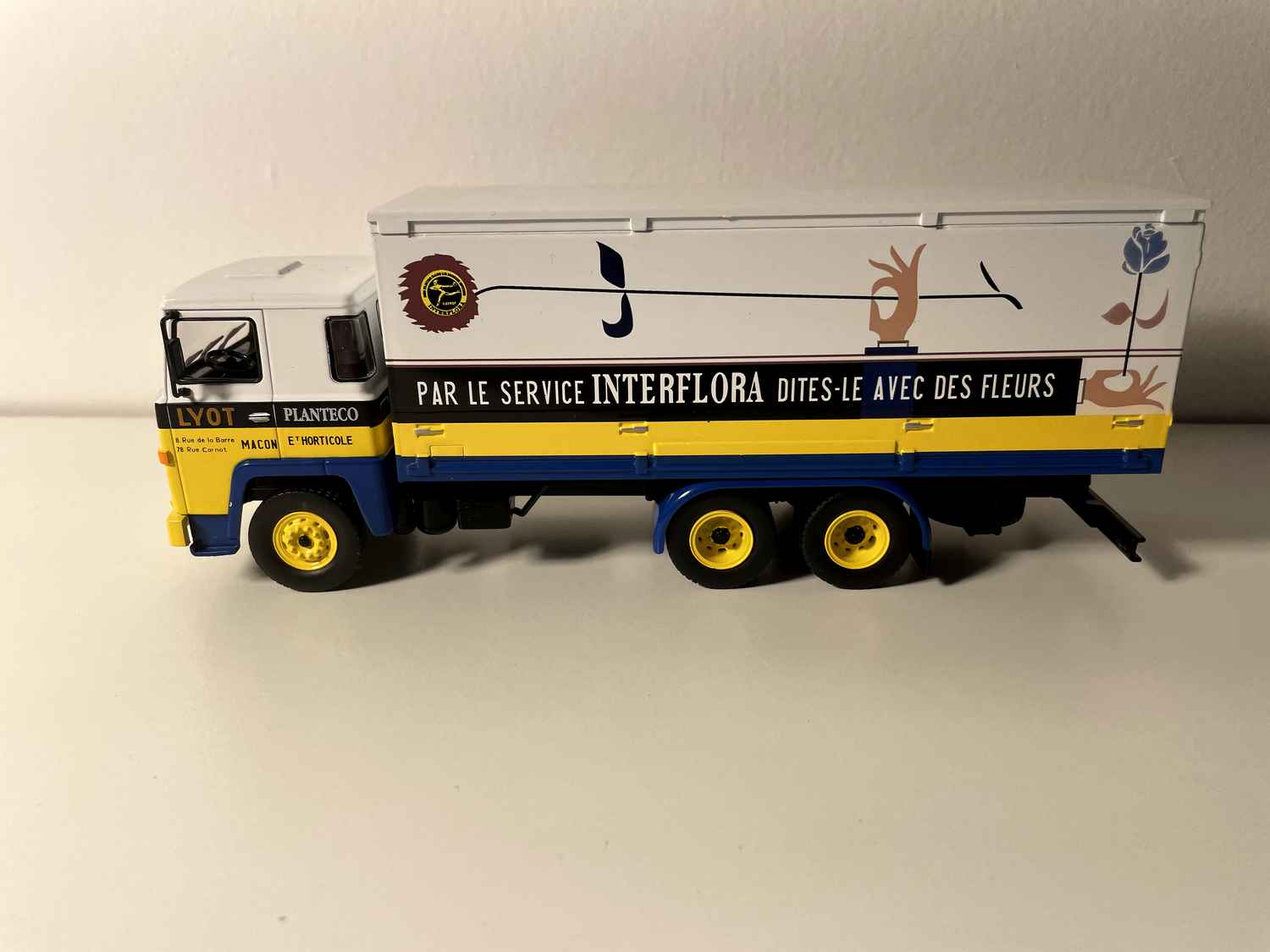 Camion Scania 140 V8 INTERFLORA