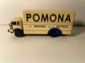 Camión LRS TANCARVILLE "Fainéant" de 1966, versión refrigerada con publicidad de POMONA