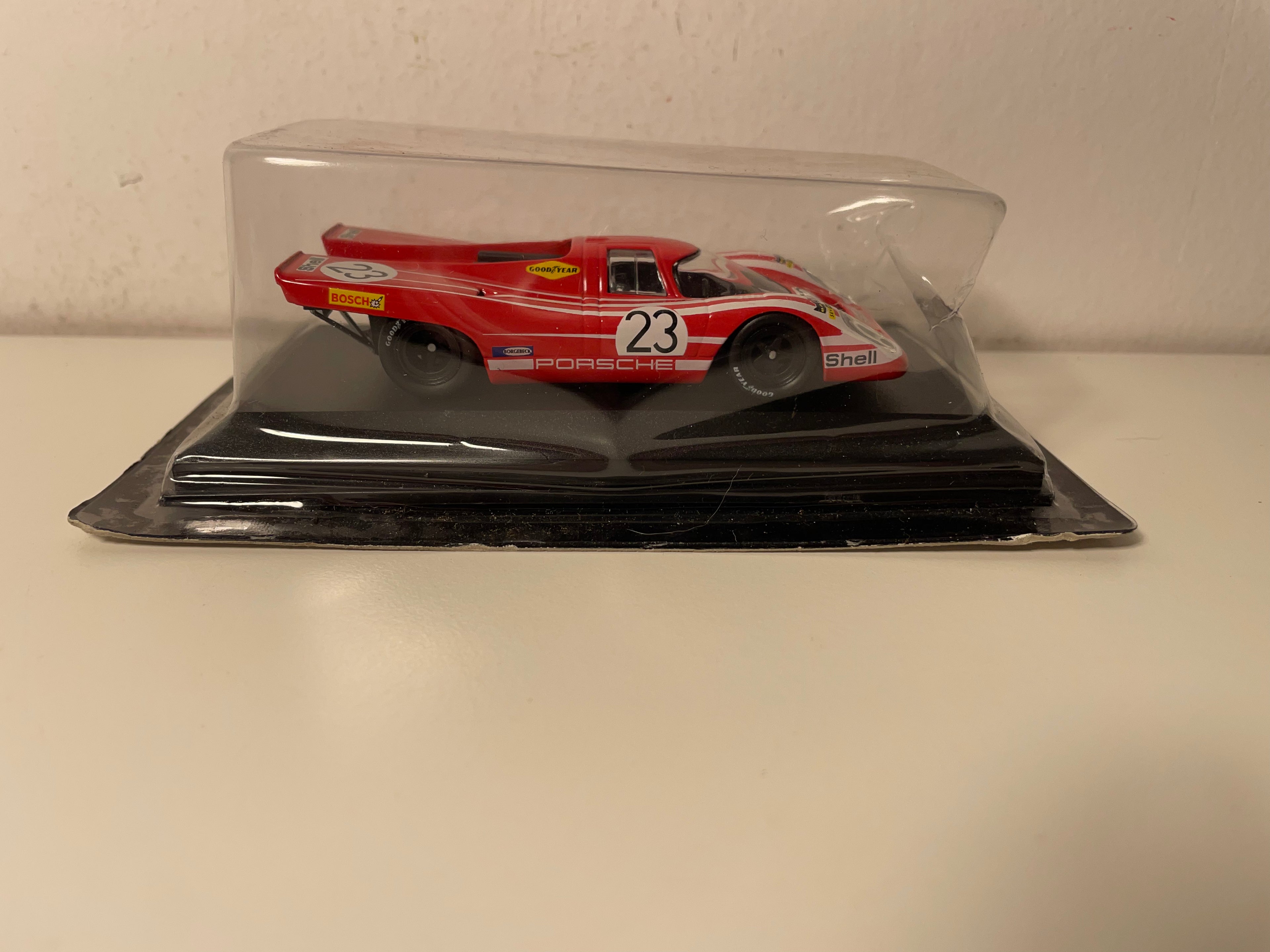 Porsche 917 rouge et blanche numéro 23 - 24 heures du Mans de 1970 (blister)