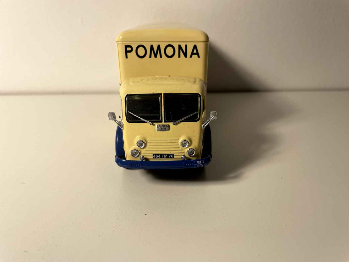 Camión LRS TANCARVILLE "Fainéant" de 1966, versión refrigerada con publicidad de POMONA