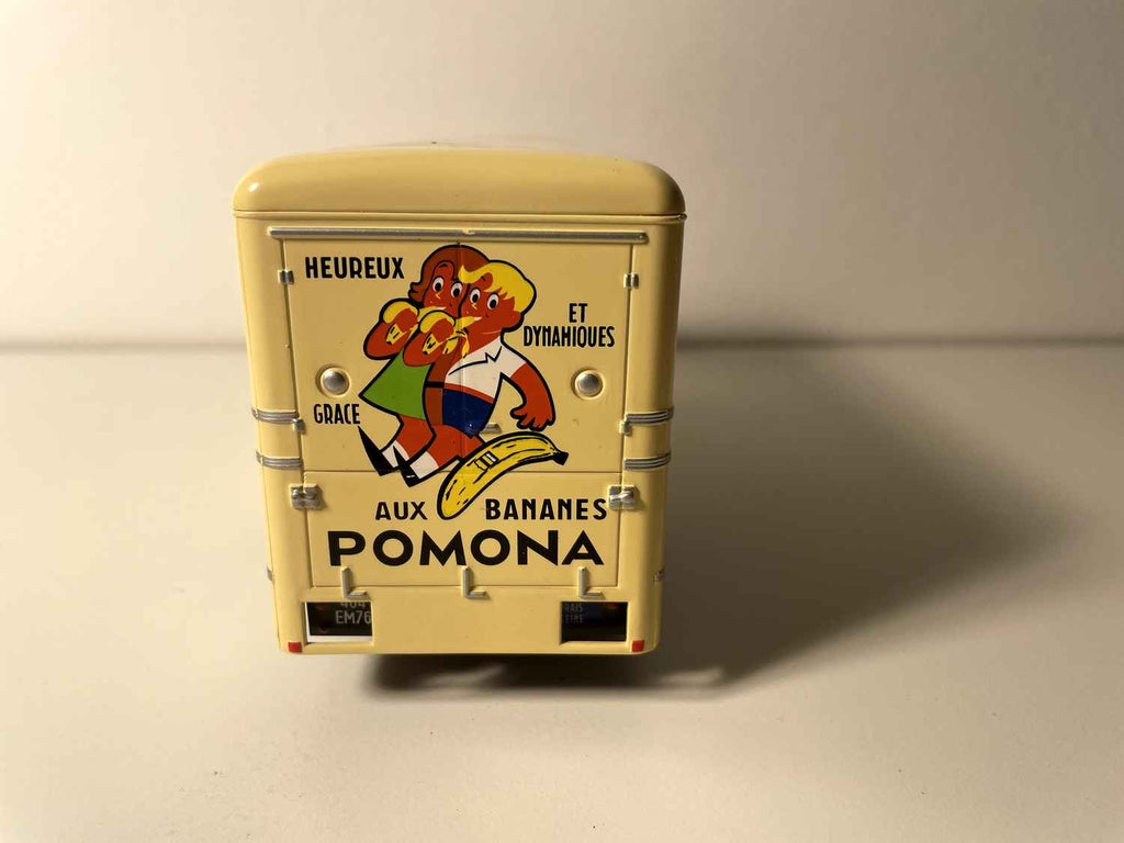 Camión LRS TANCARVILLE "Fainéant" de 1966, versión refrigerada con publicidad de POMONA