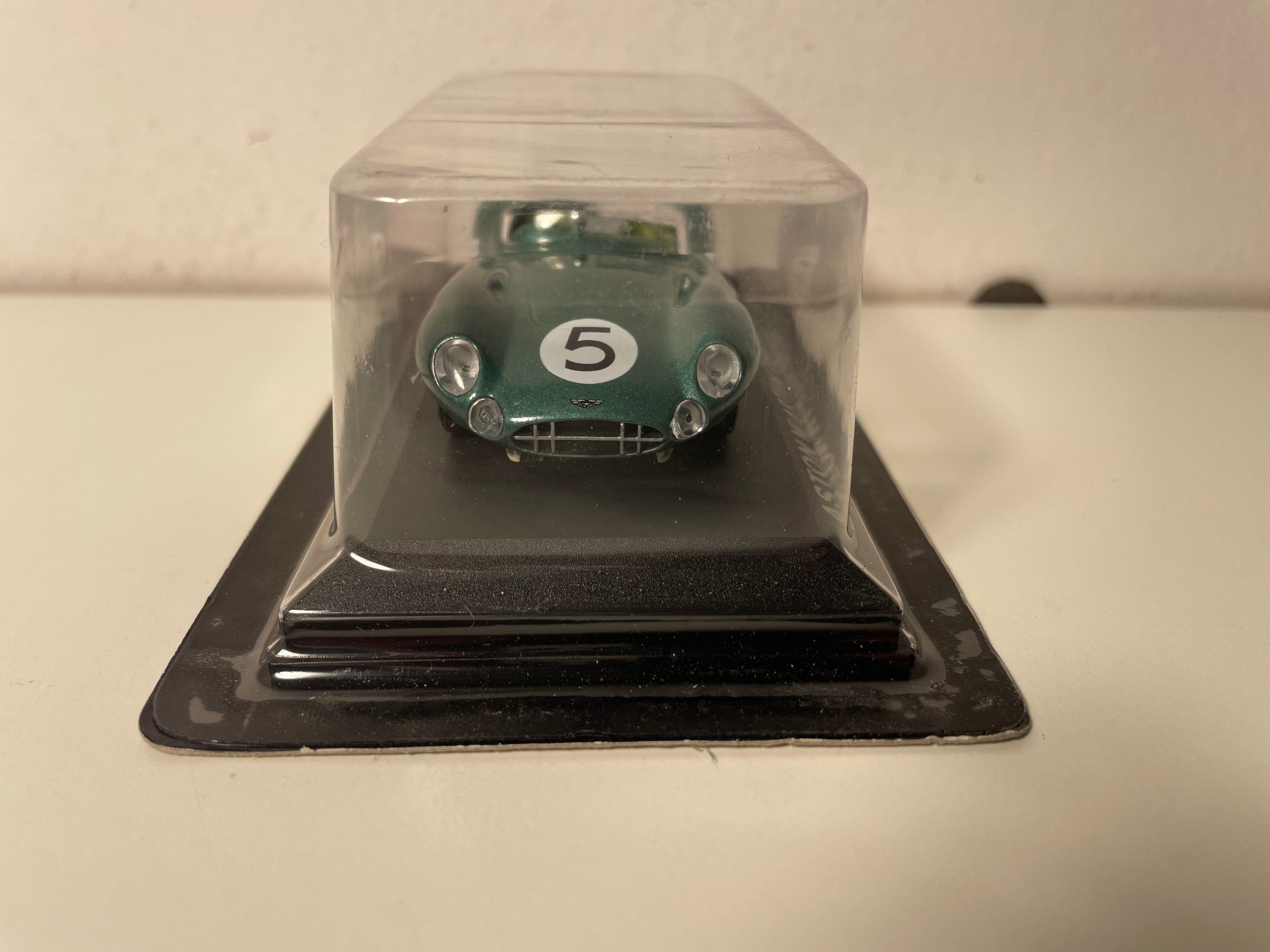 Aston Martin DBR1 verte numéro 5 - 24 heures du Mans de 1959 (blister)